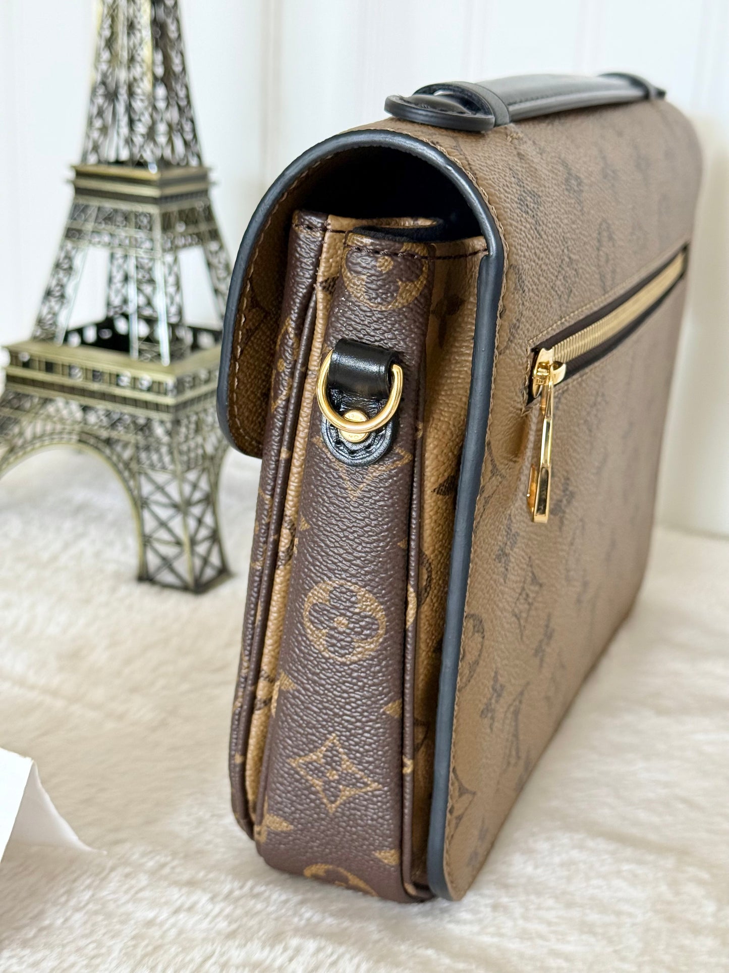 Louis Vuitton Pochette Metis Mono Reverse