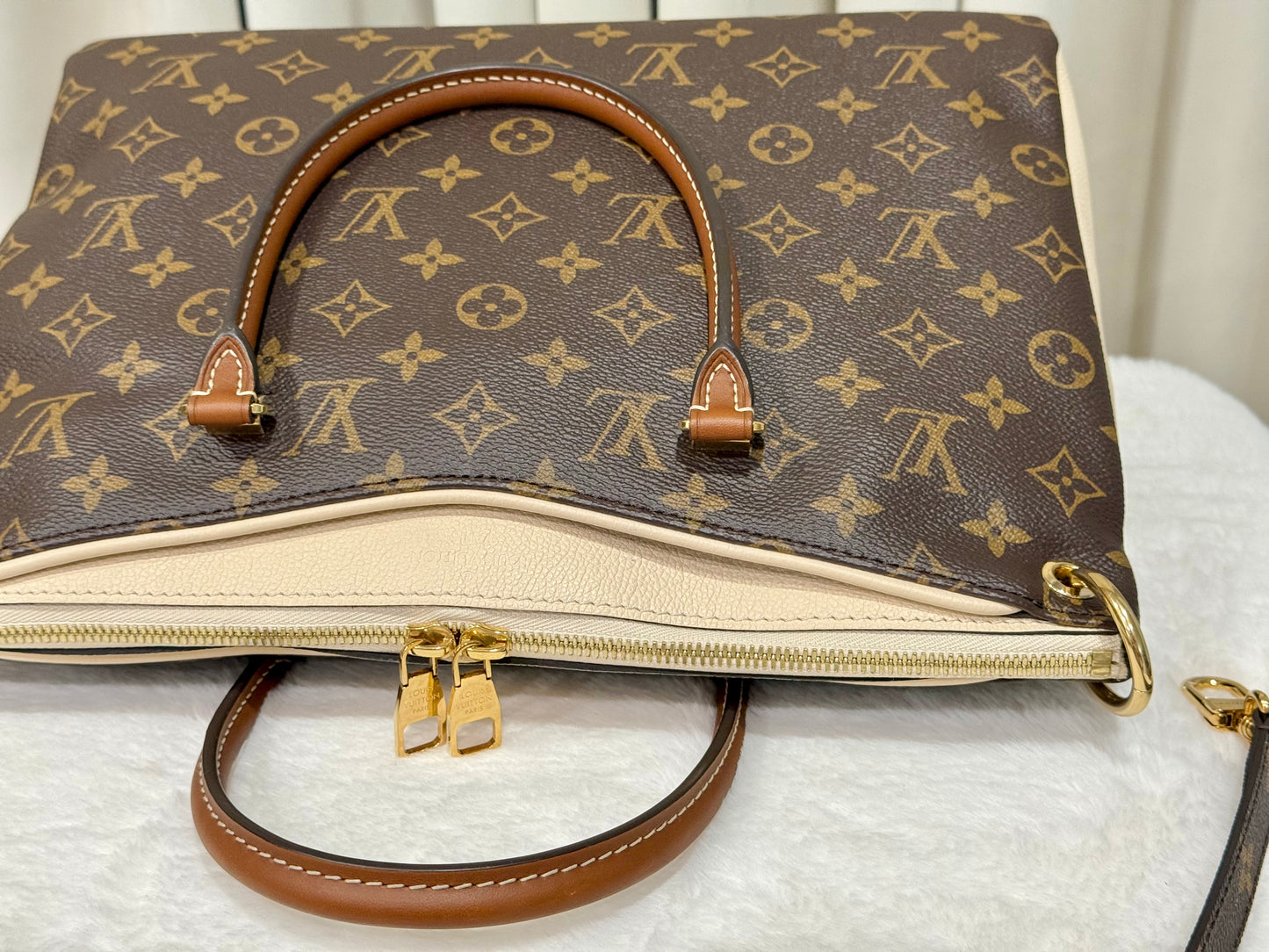 Louis Vuitton Pallas MM Cream Tote