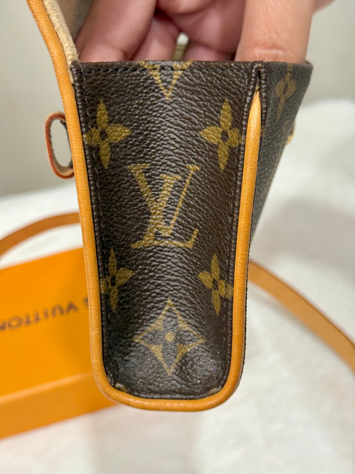 Louis Vuitton Florentine Bumbag with Size S belt