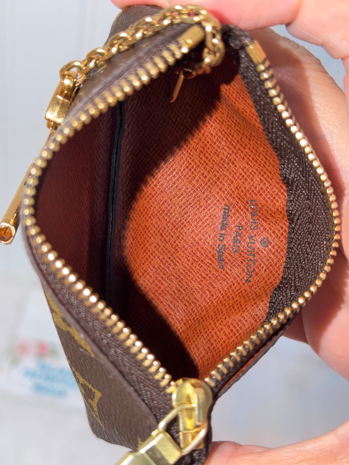 Louis Vuitton Key Pouch/Cles Mono