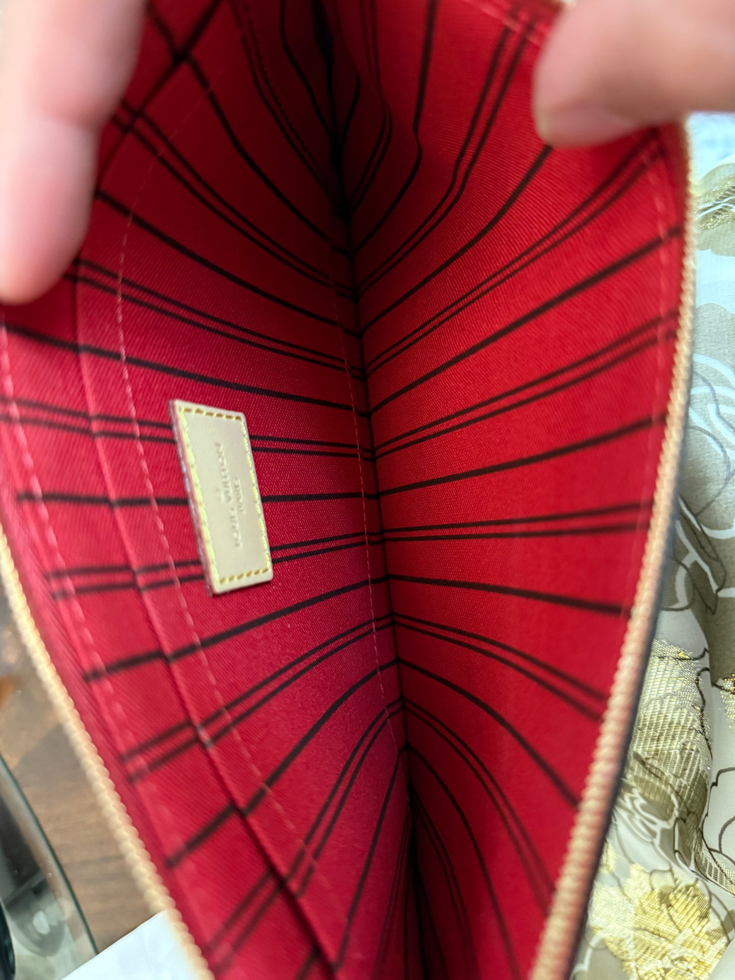 Louis Vuitton Neverfull MM Pouch Mono Cerise