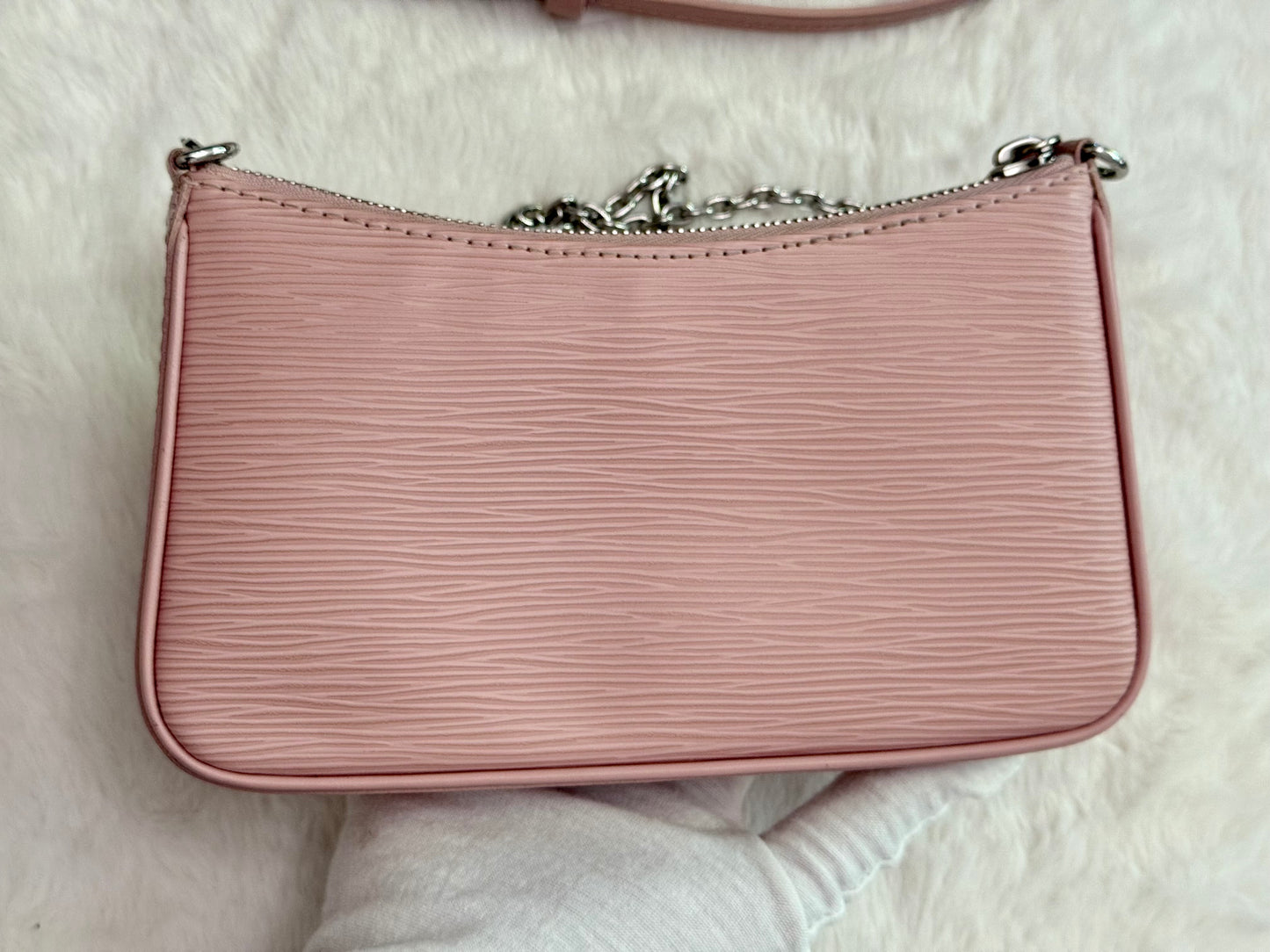 Louis Vuitton Easy Pouch on Strap Epi Rose Ballerine