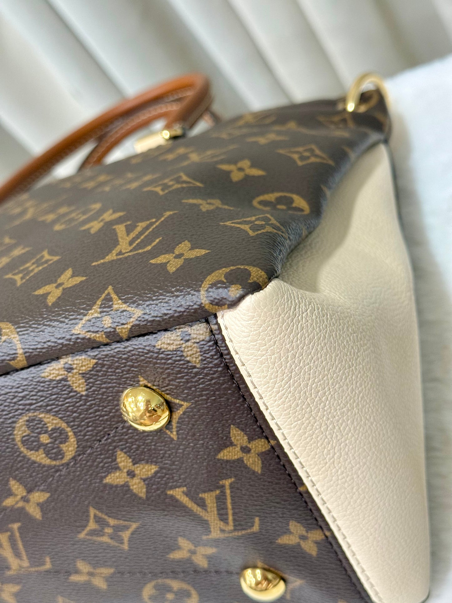 Louis Vuitton Pallas MM Cream Tote