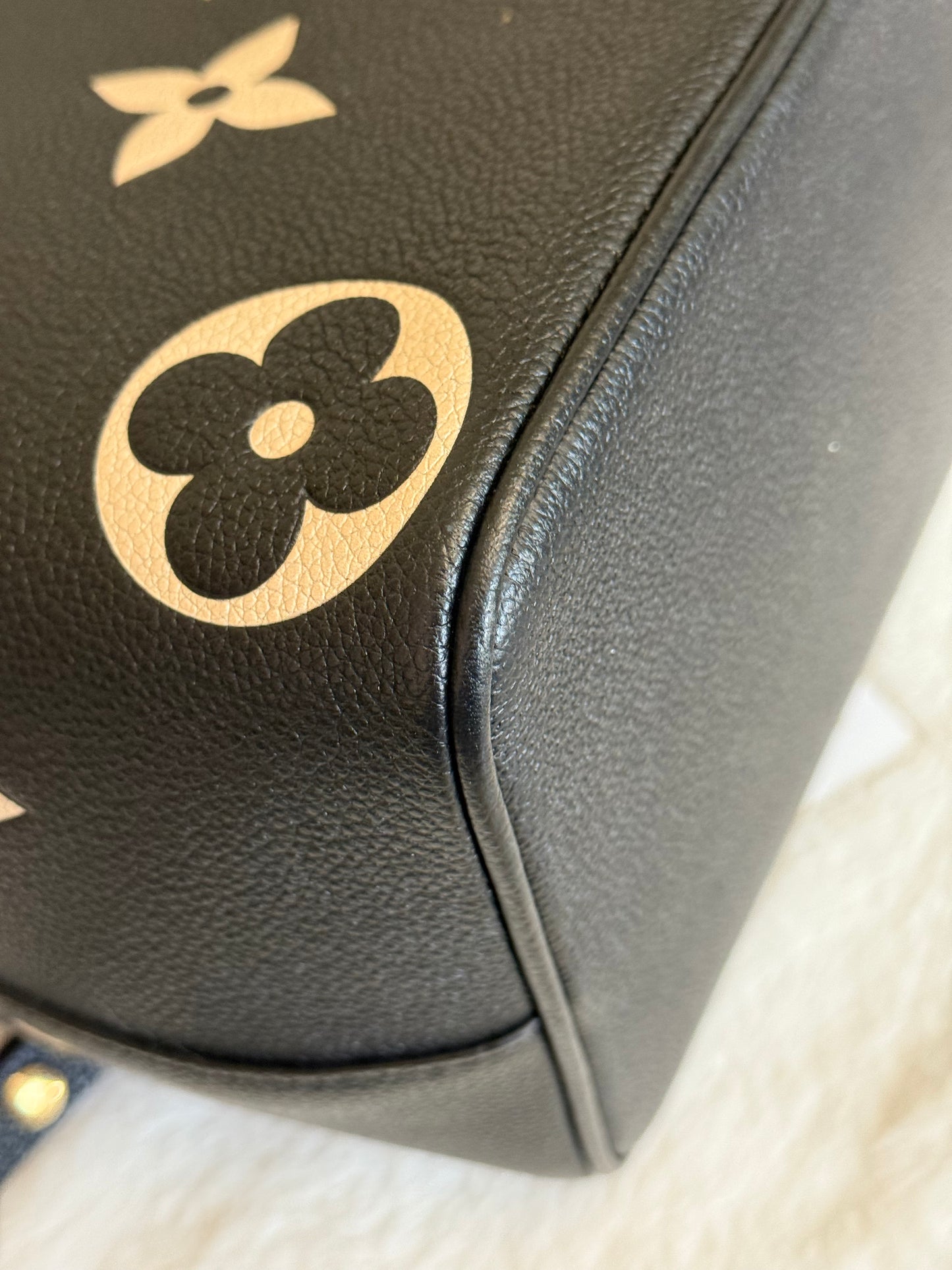 Louis Vuitton Neonoe MM Empreinte Bicolor Black/Beige