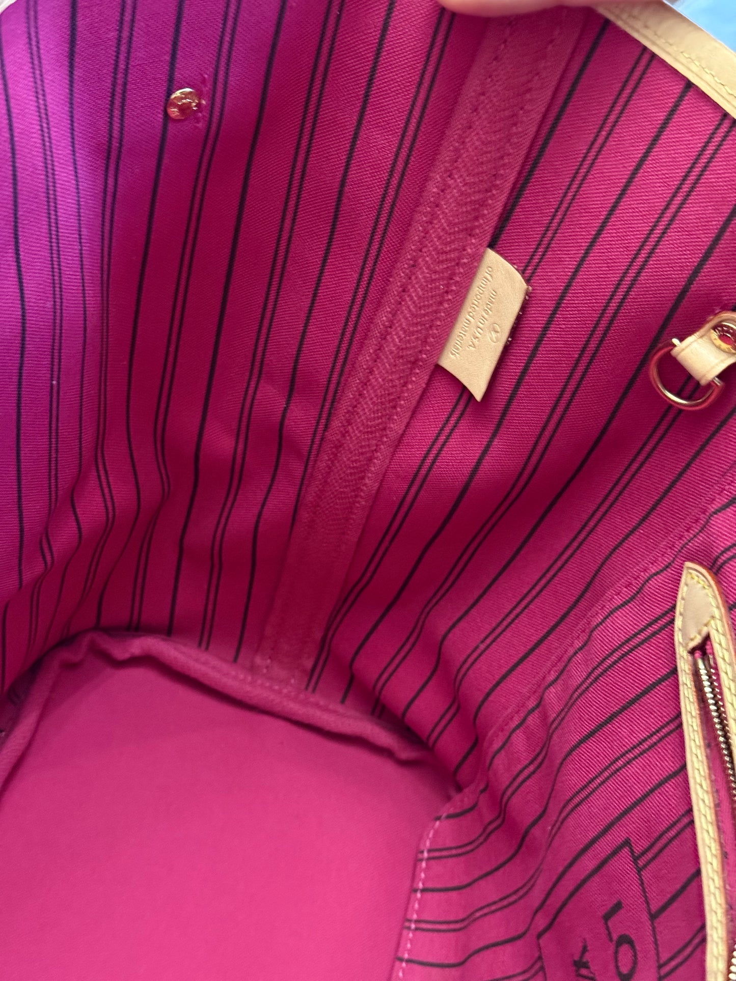 Louis Vuitton Neverfull MM Mono Pivoine Interior