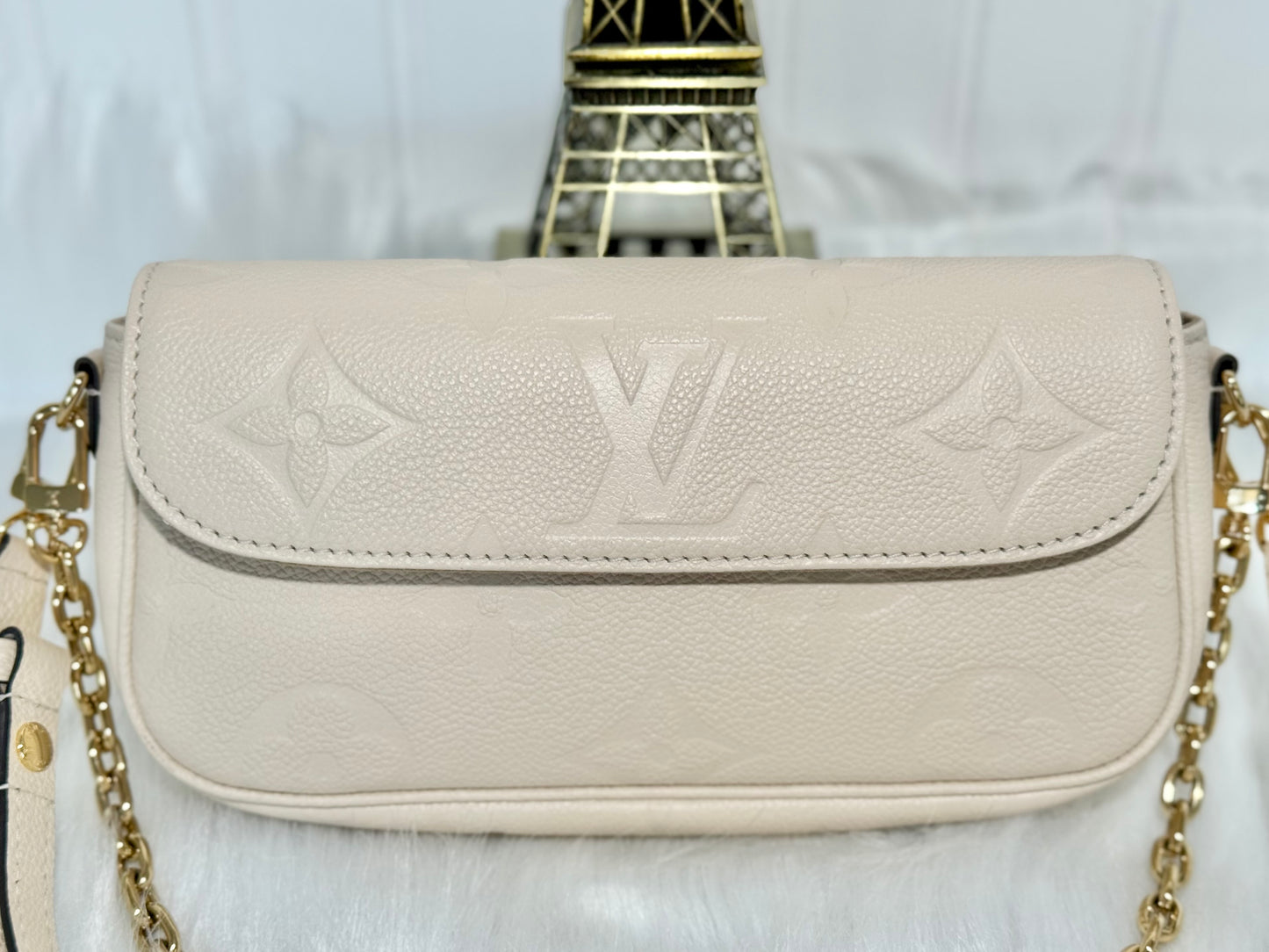 Louis Vuitton Ivy Wallet on Chain Cream Empreinte