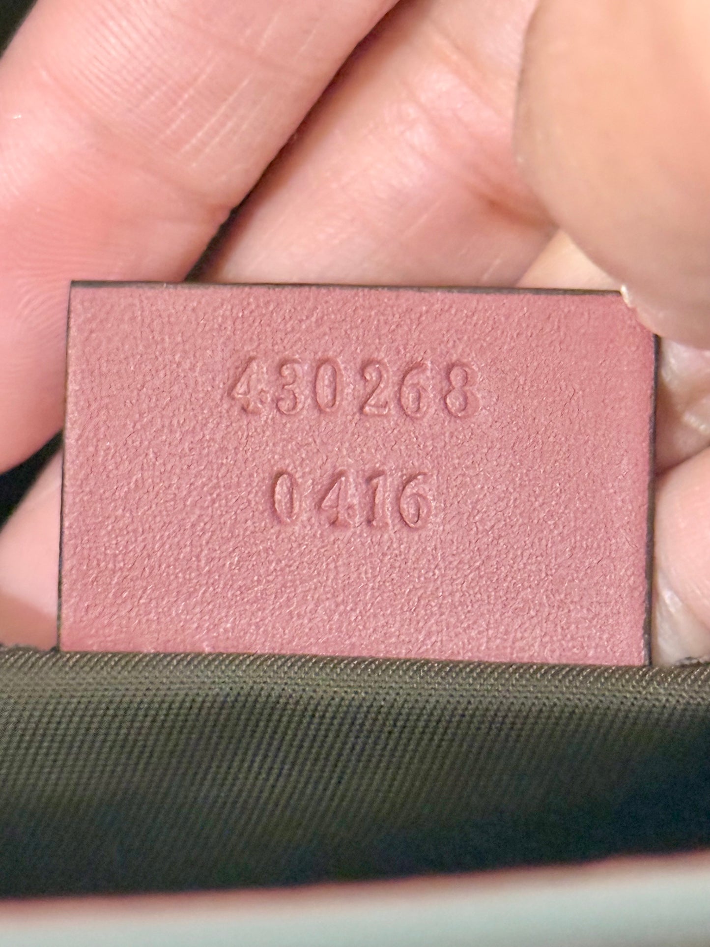 Gucci GG Supreme Ebony/Beige Blooms Clutch
