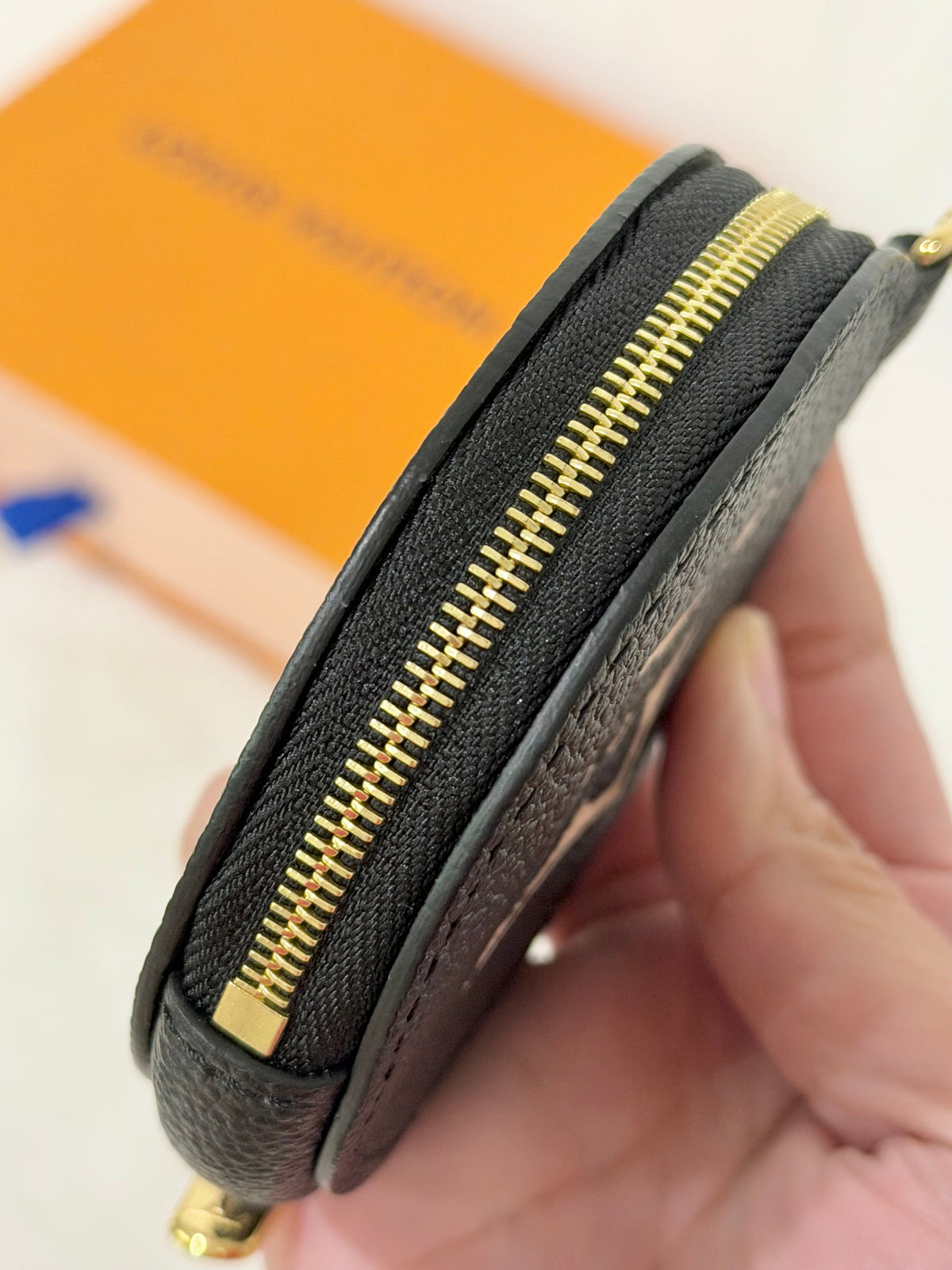 Louis Vuitton Round Coin Pouch Mono Giant Black/Creme