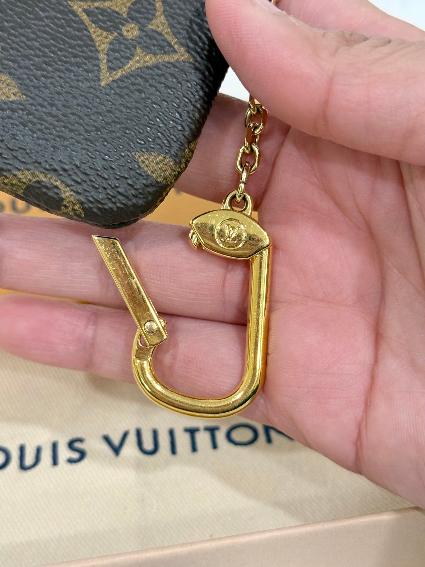 Louis Vuitton Key Cles Mono