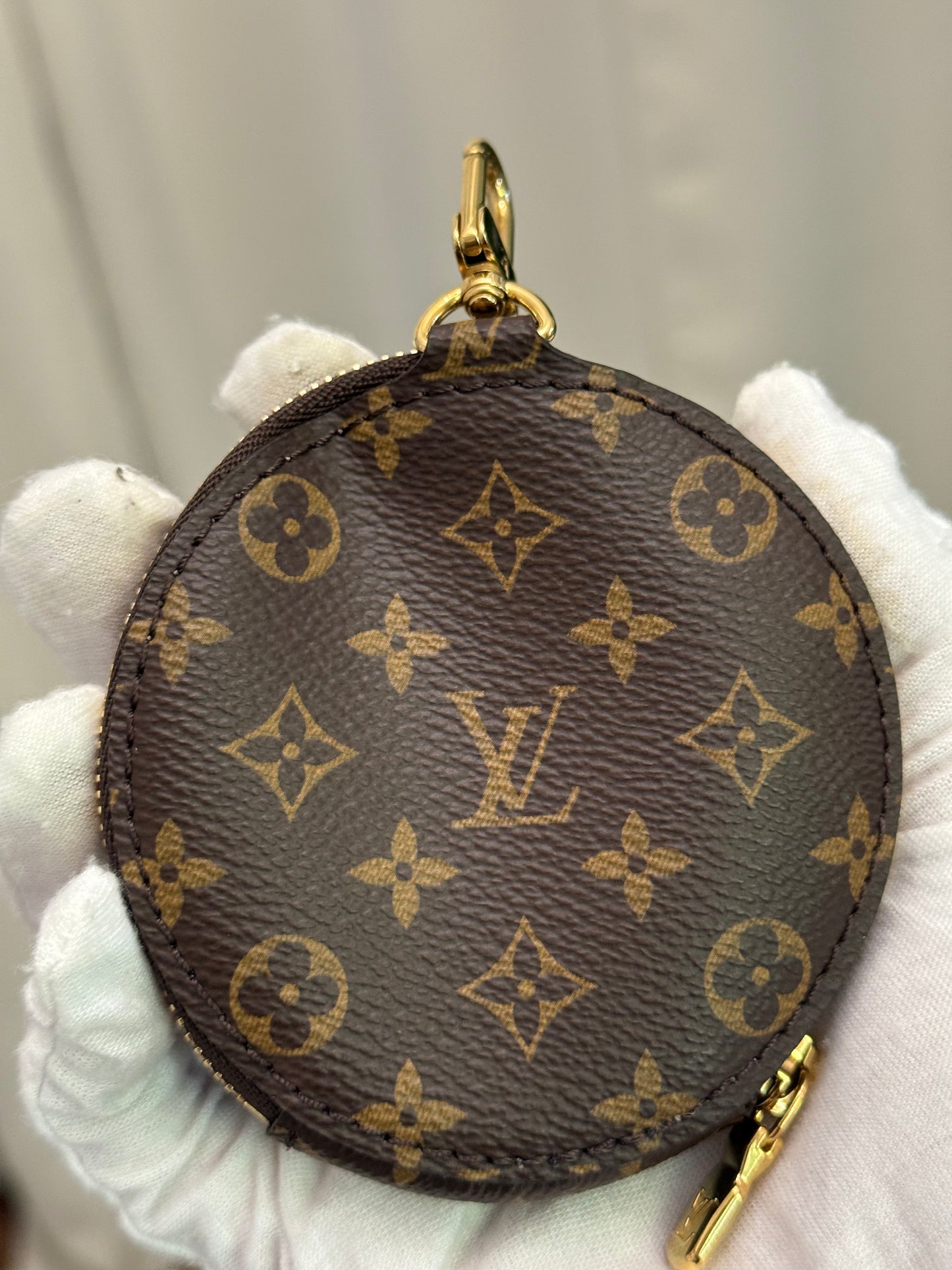 Louis Vuitton Round Coin Pouch Mono