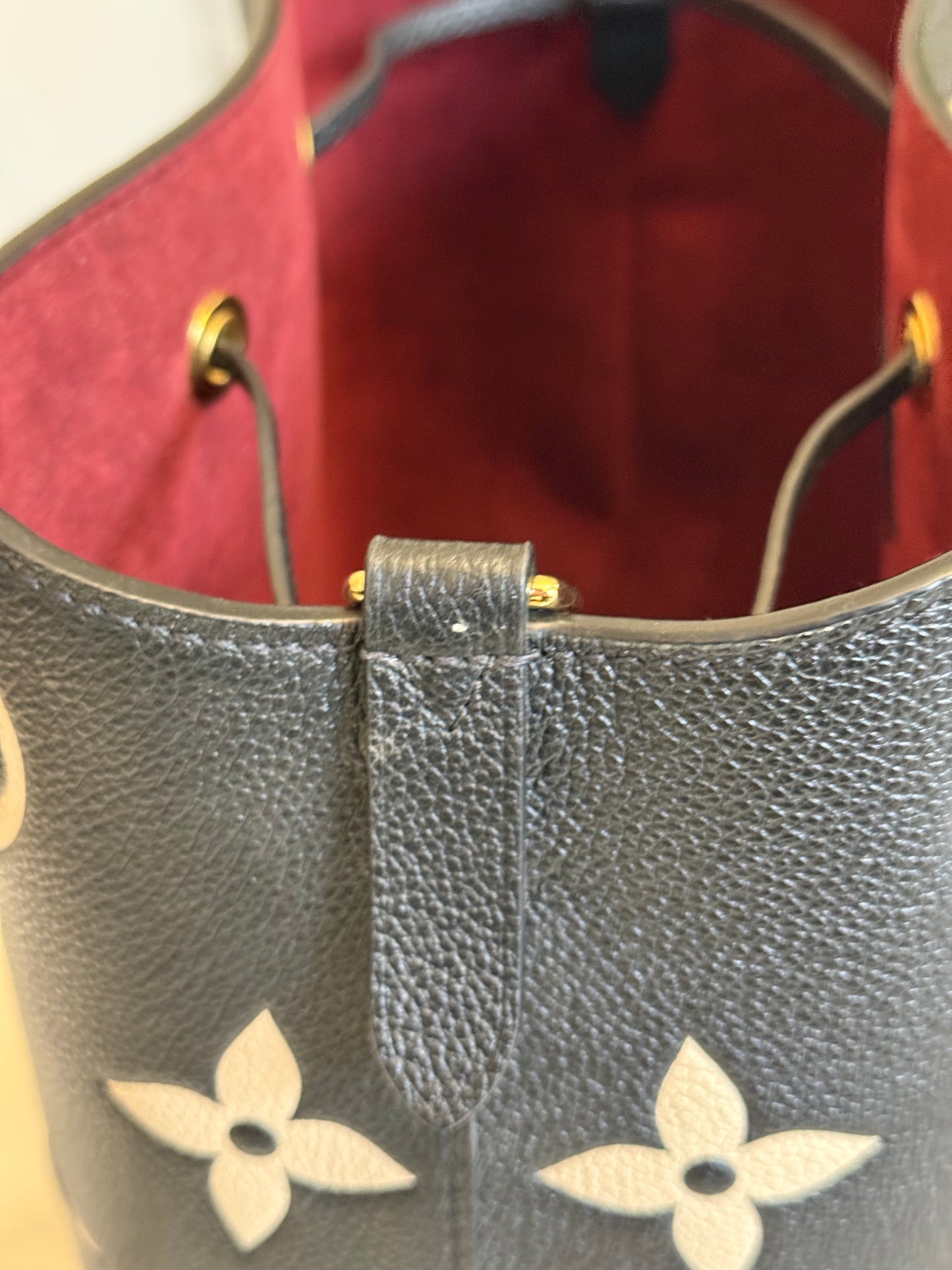 Louis Vuitton Neonoe MM Empreinte Bicolor Black/Beige