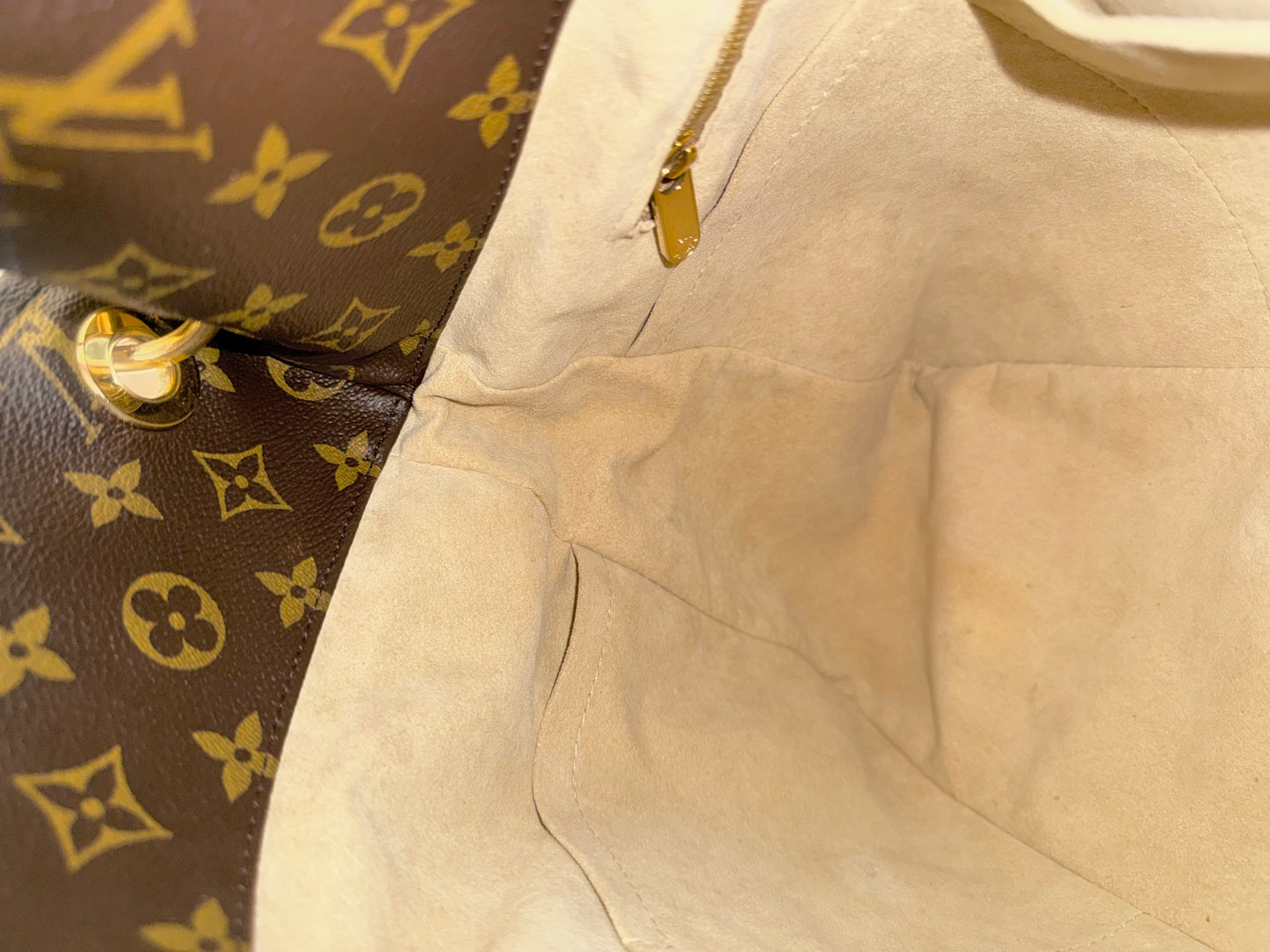 Louis Vuitton Artsy MM Mono
