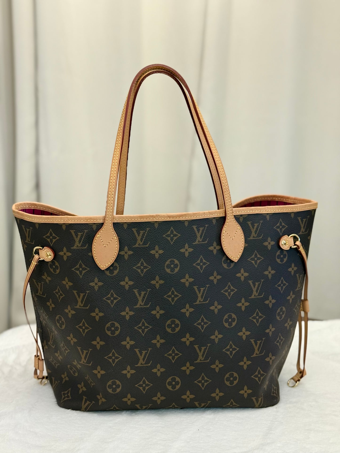 Loui Vuitton Neverfull MM Pivoine Bag and Pouch