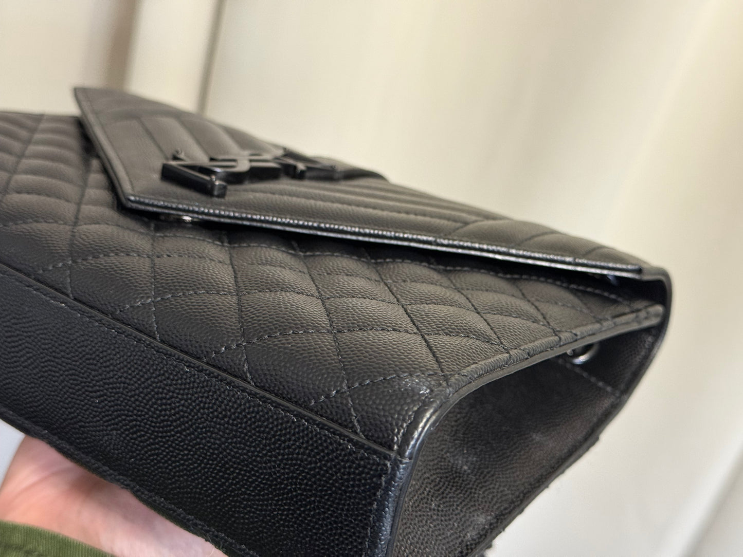 Yves Saint Laurent BLACK ENVELOPE MEDIUM IN QUILTED GRAIN DE POUDRE EMBOSSED LEATHER BLACK HW