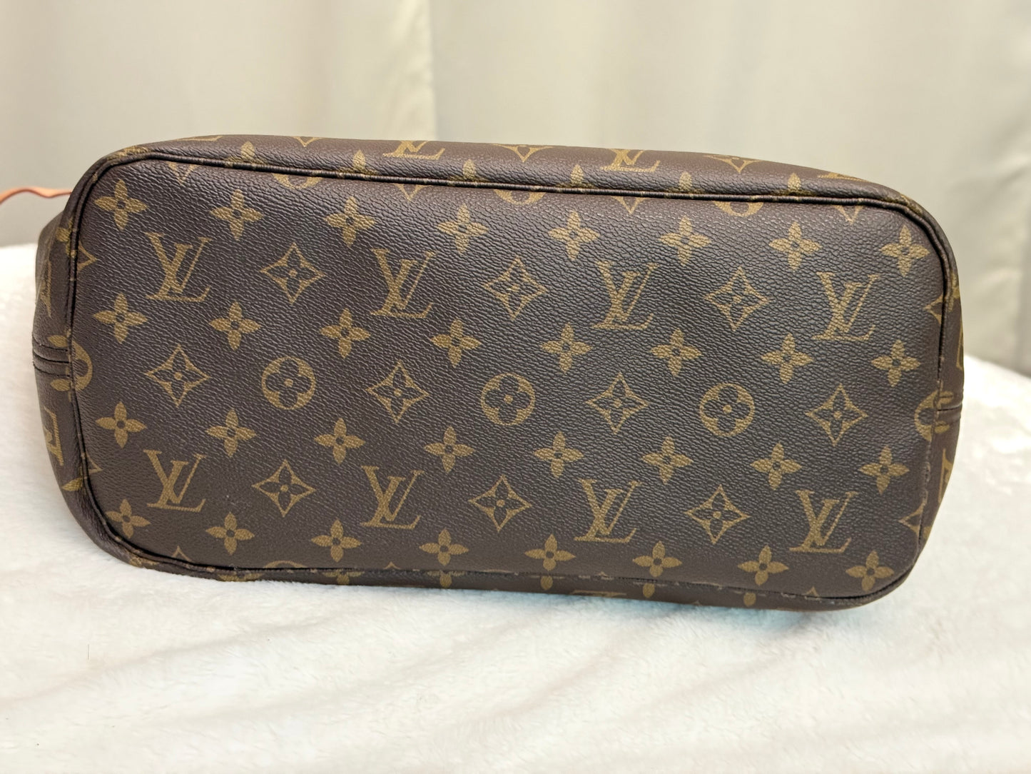 Louis Vuitton Neverfull MM Mono Bag and Pouch Set