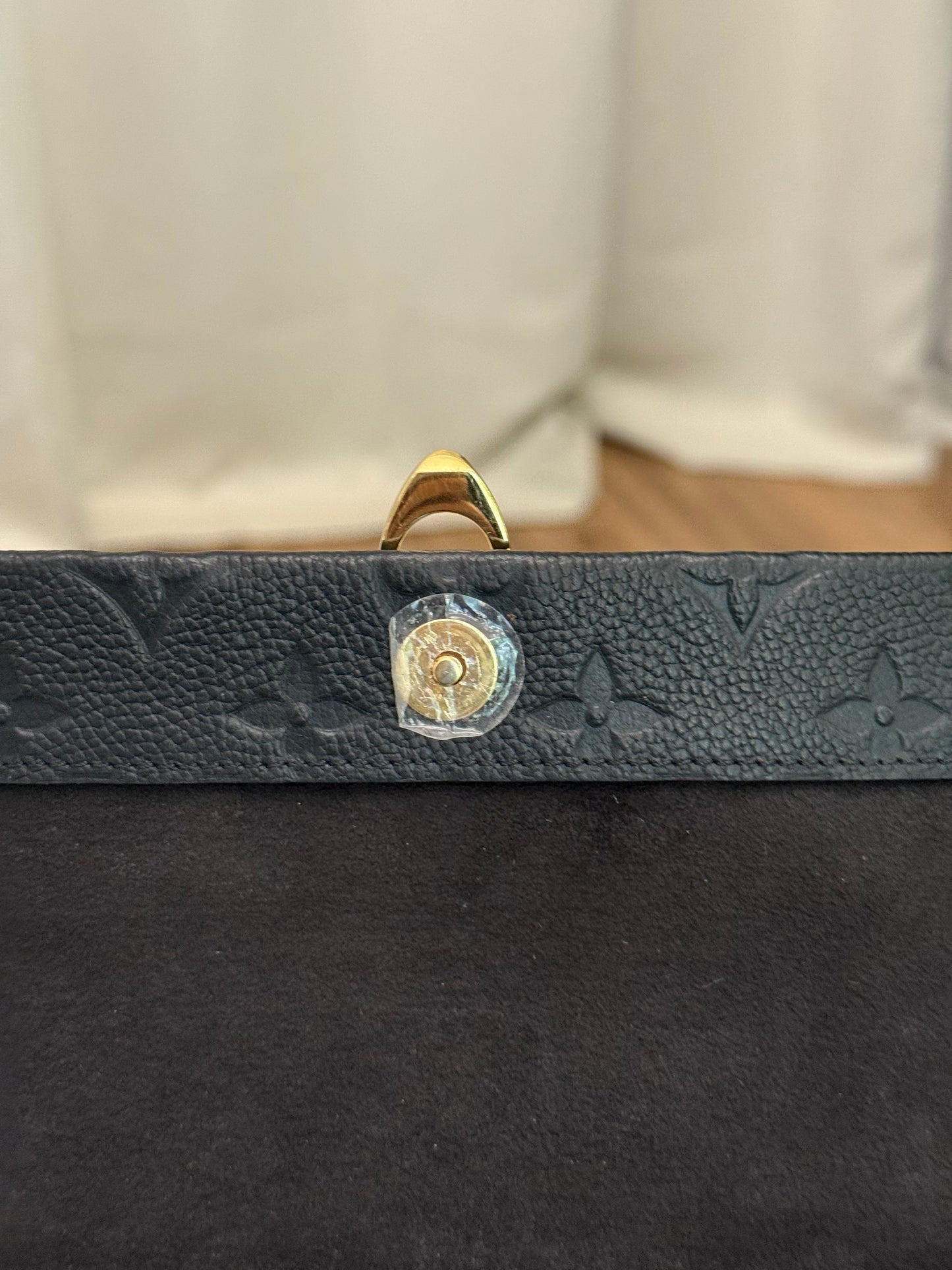 Louis Vuitton Vavin Chain Wallet Crossbody Bag Empreinte Noir/Black