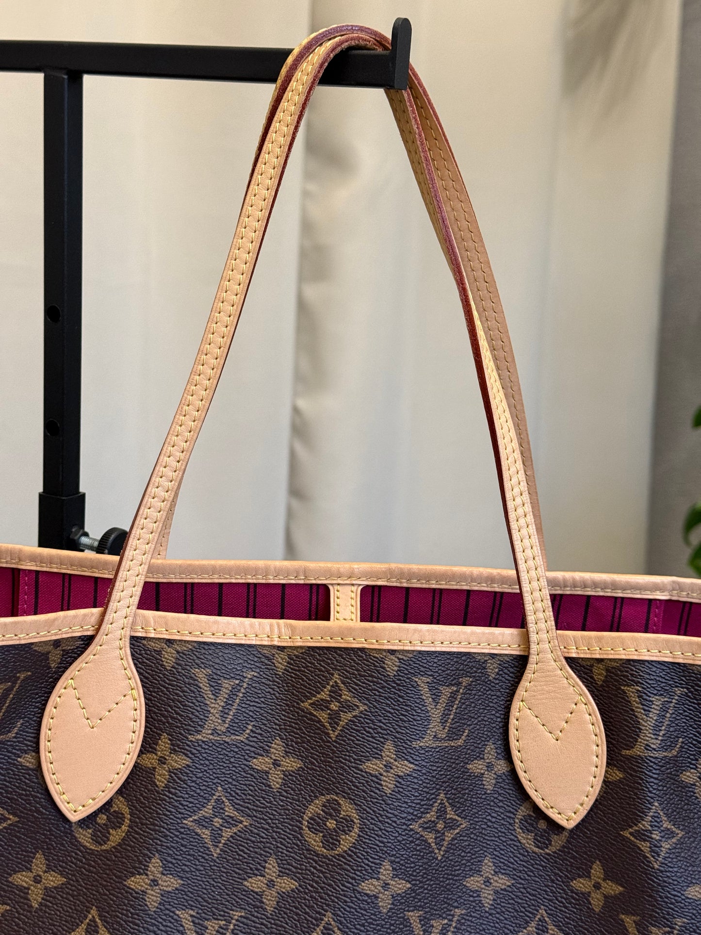 Louis Vuitton Neverfull MM Mono Pivoine Interior