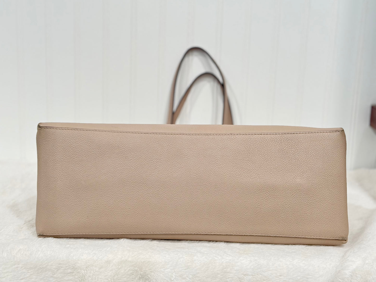 Louis Vuitton LockMe Shopper Greige