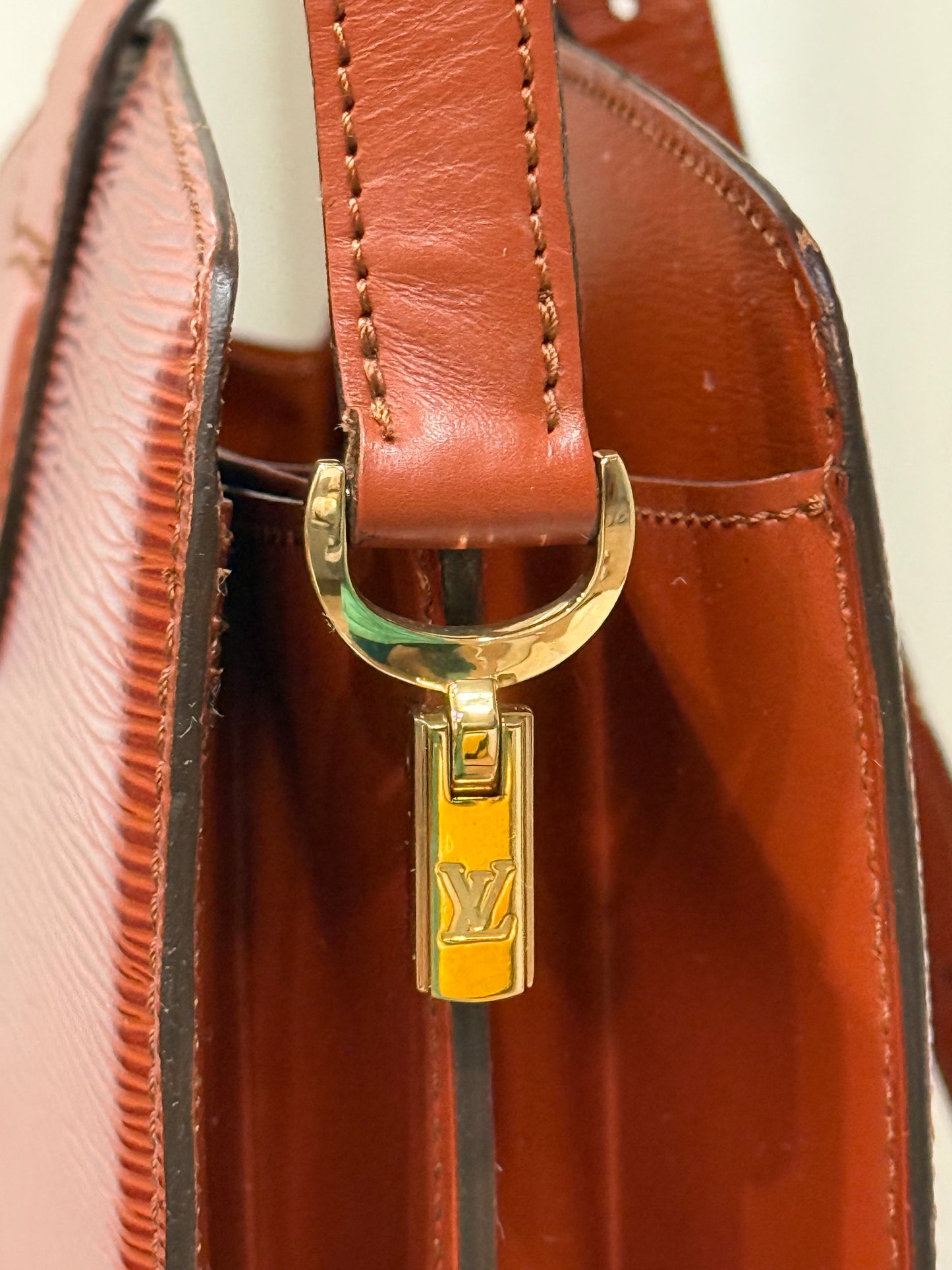 Louis Vuitton Capucines Epi Cognac/Fawn Crossbody