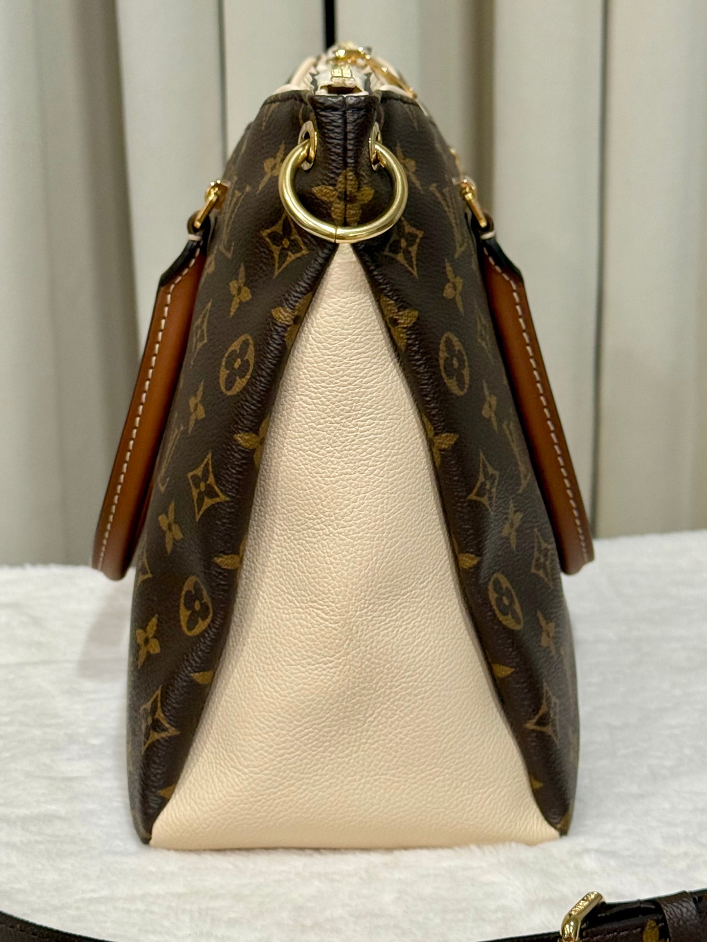 Louis Vuitton Pallas MM Cream Tote