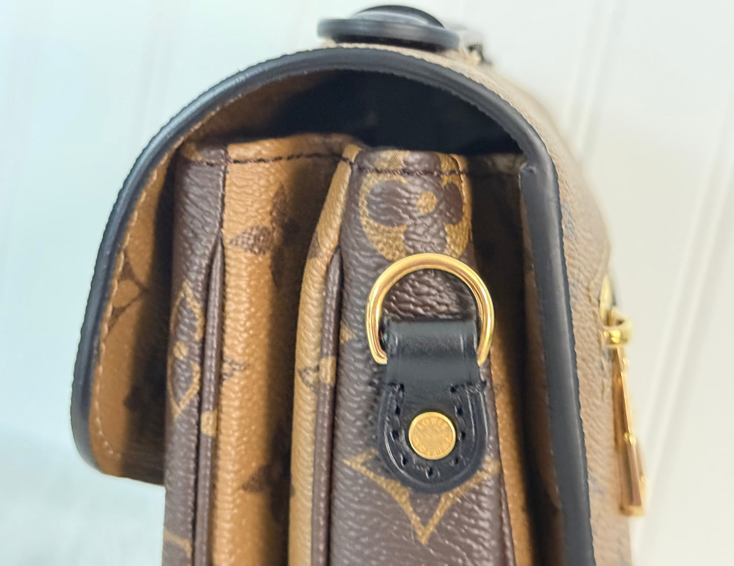 Louis Vuitton Pochette Metis Mono Reverse