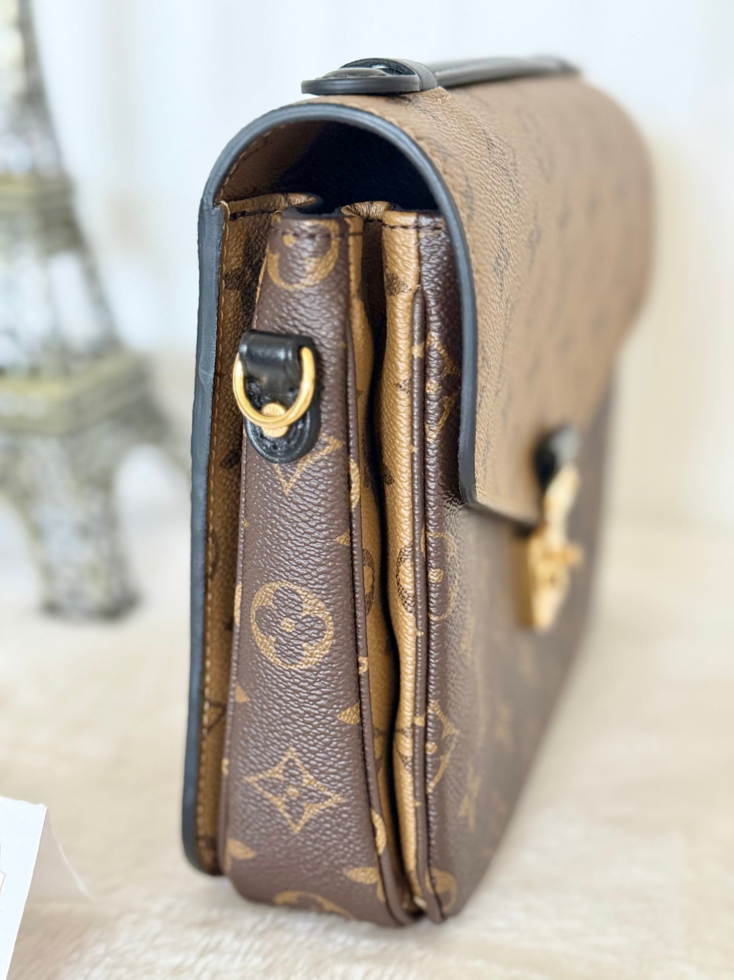 Louis Vuitton Pochette Metis Mono Reverse