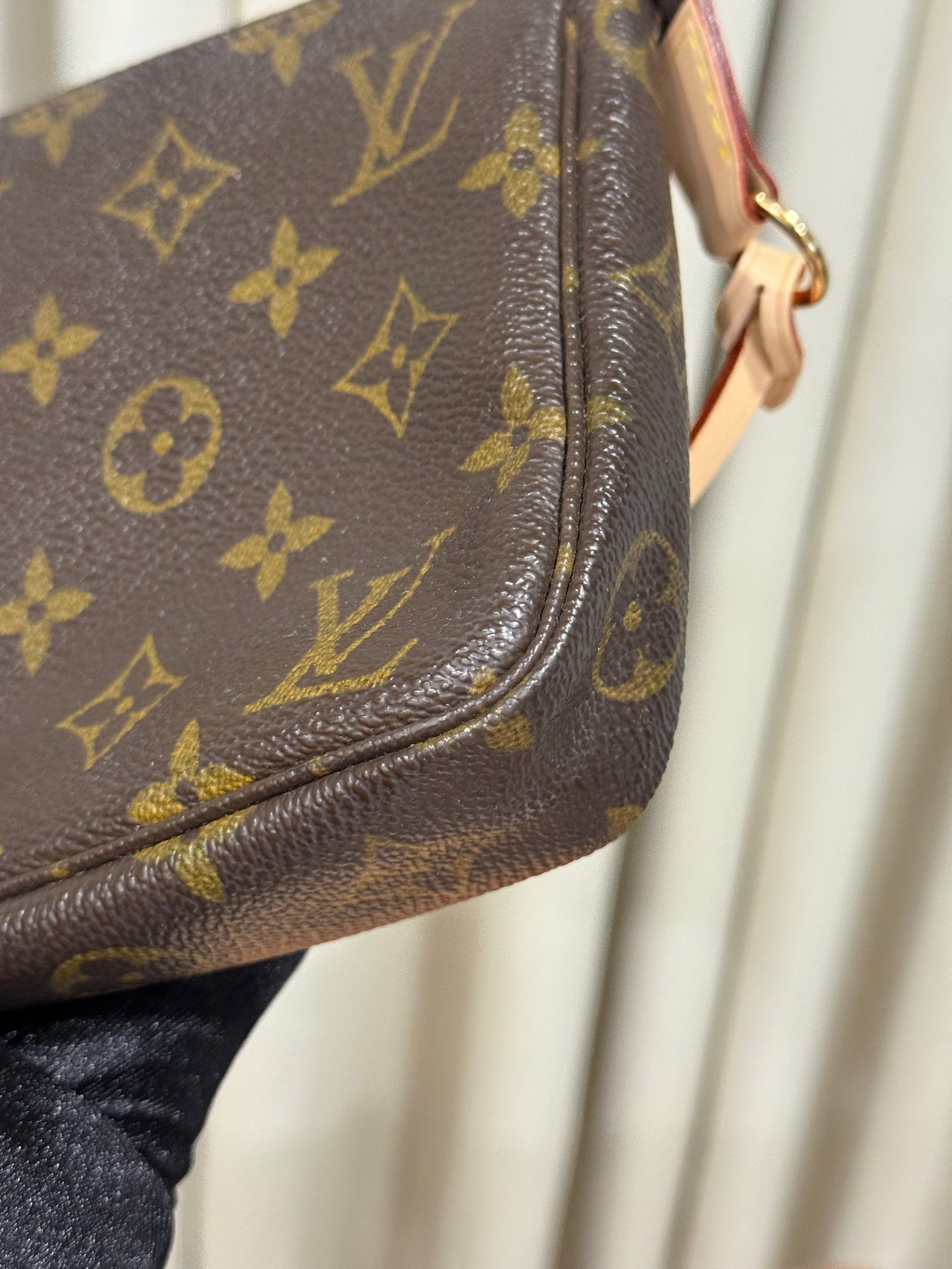 Louis Vuitton Pochette Accessoires Old Model Mono with new Leather and D-Rings