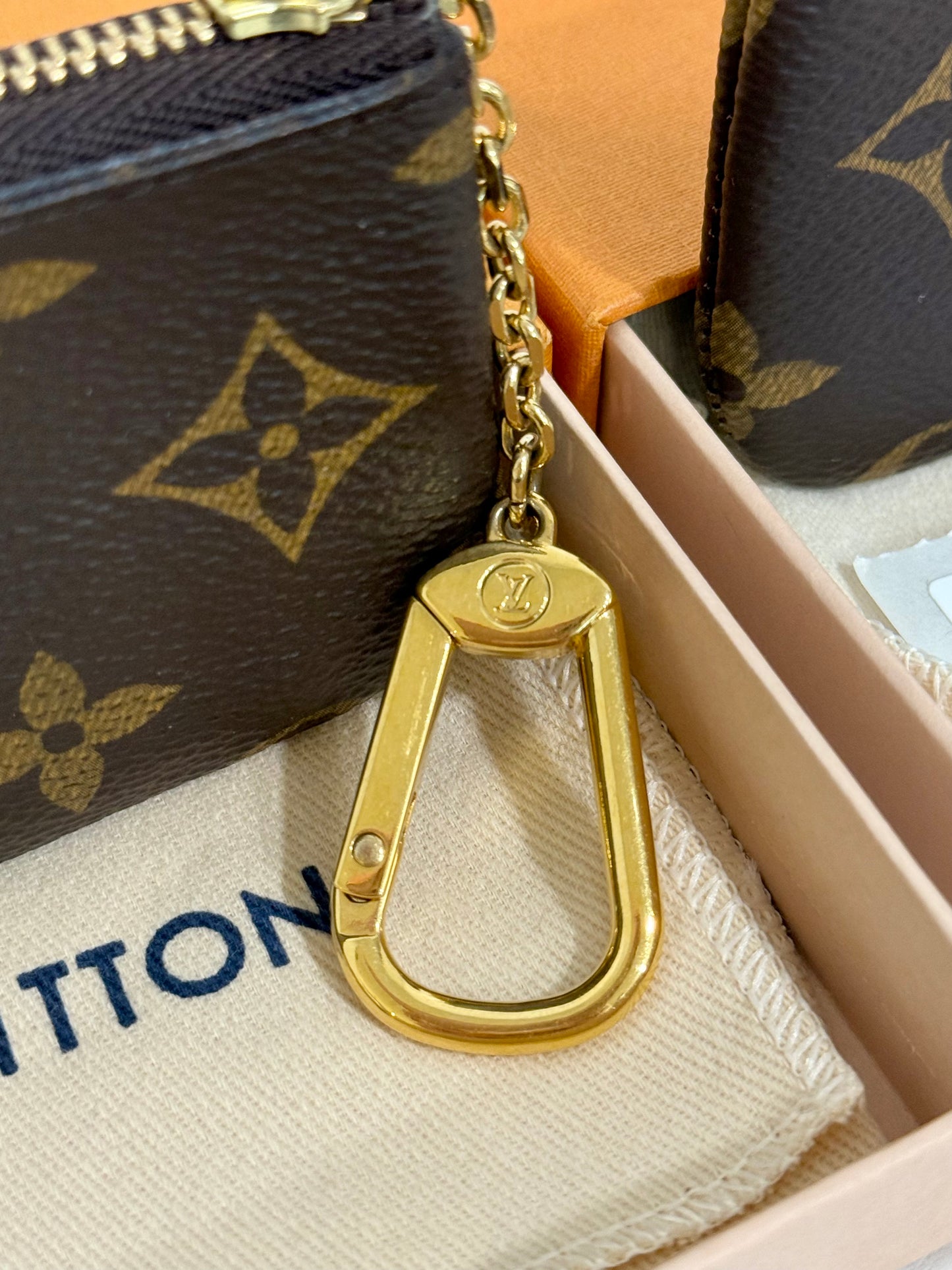 Louis Vuitton Key Cles Mono