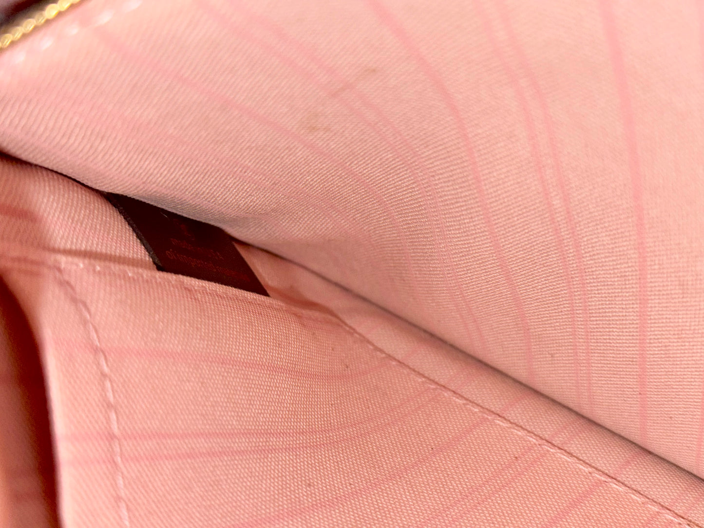 Louis Vuitton Neverfull MM DE Rose Ballerine