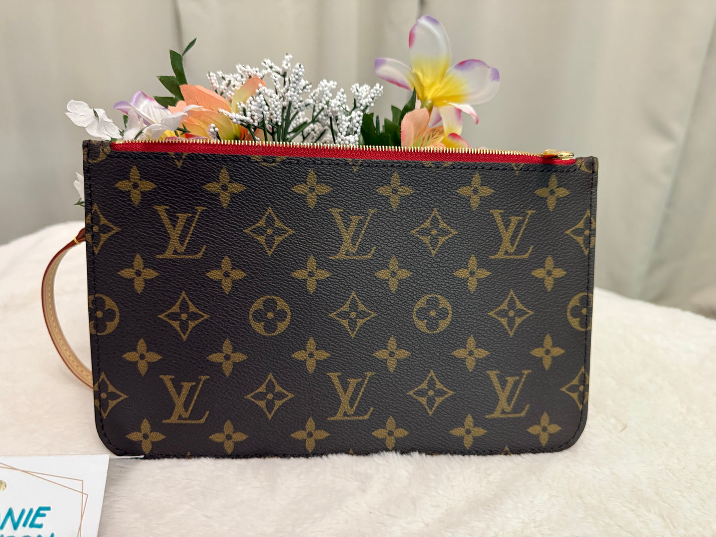 Louis Vuitton Neverfull MM Pouch Mono Cerise