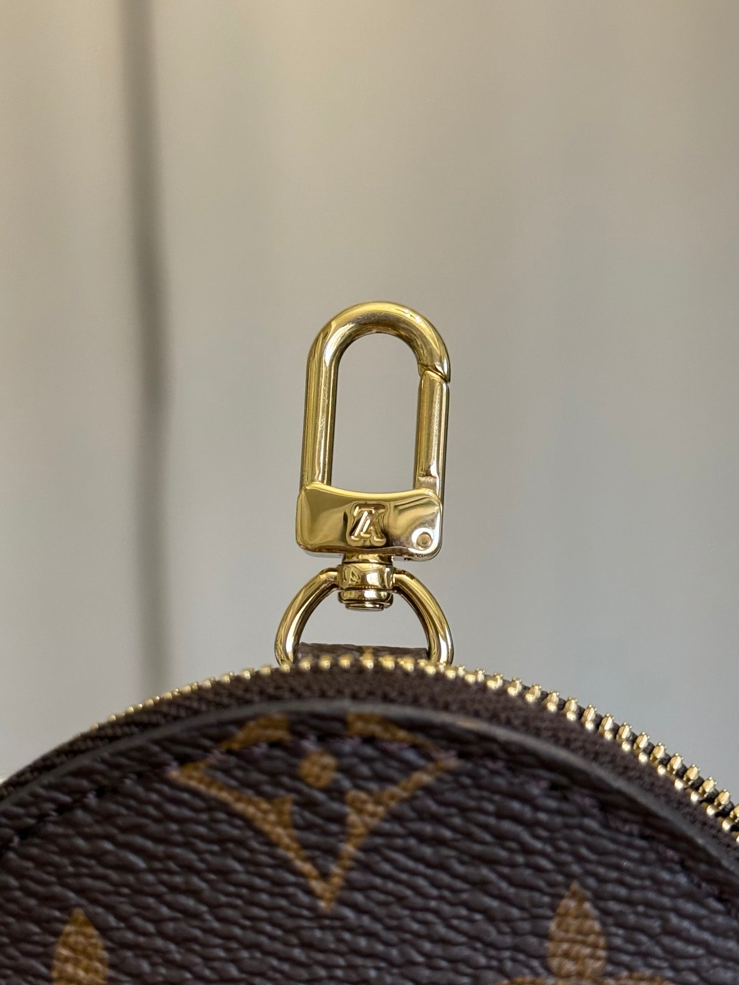 Louis Vuitton Round Coin Purse/Pouch Mono