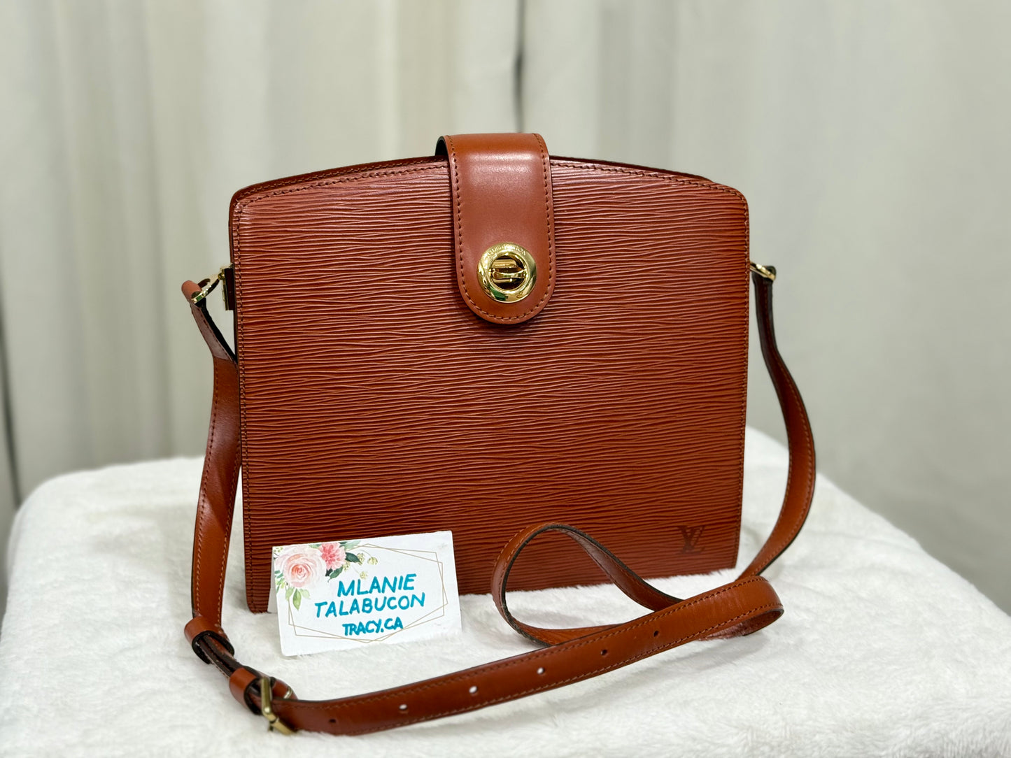 Louis Vuitton Capucines Epi Cognac/Fawn Crossbody