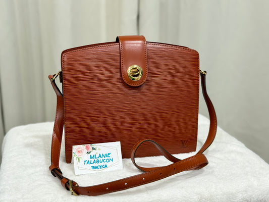 Louis Vuitton Capucines Epi Cognac/Fawn Crossbody