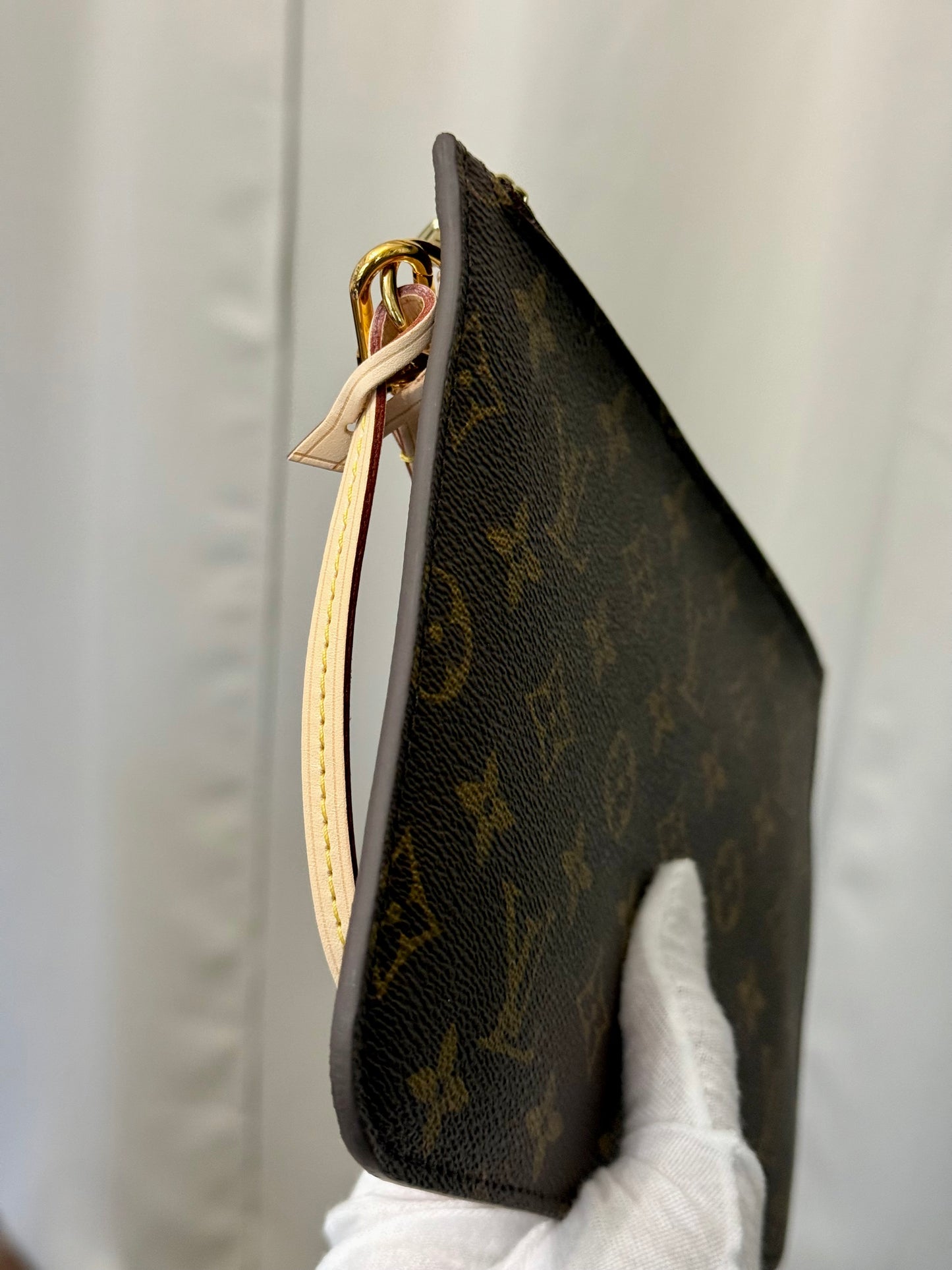 Louis Vuitton Neverfull Mono Pouch Fuchsia