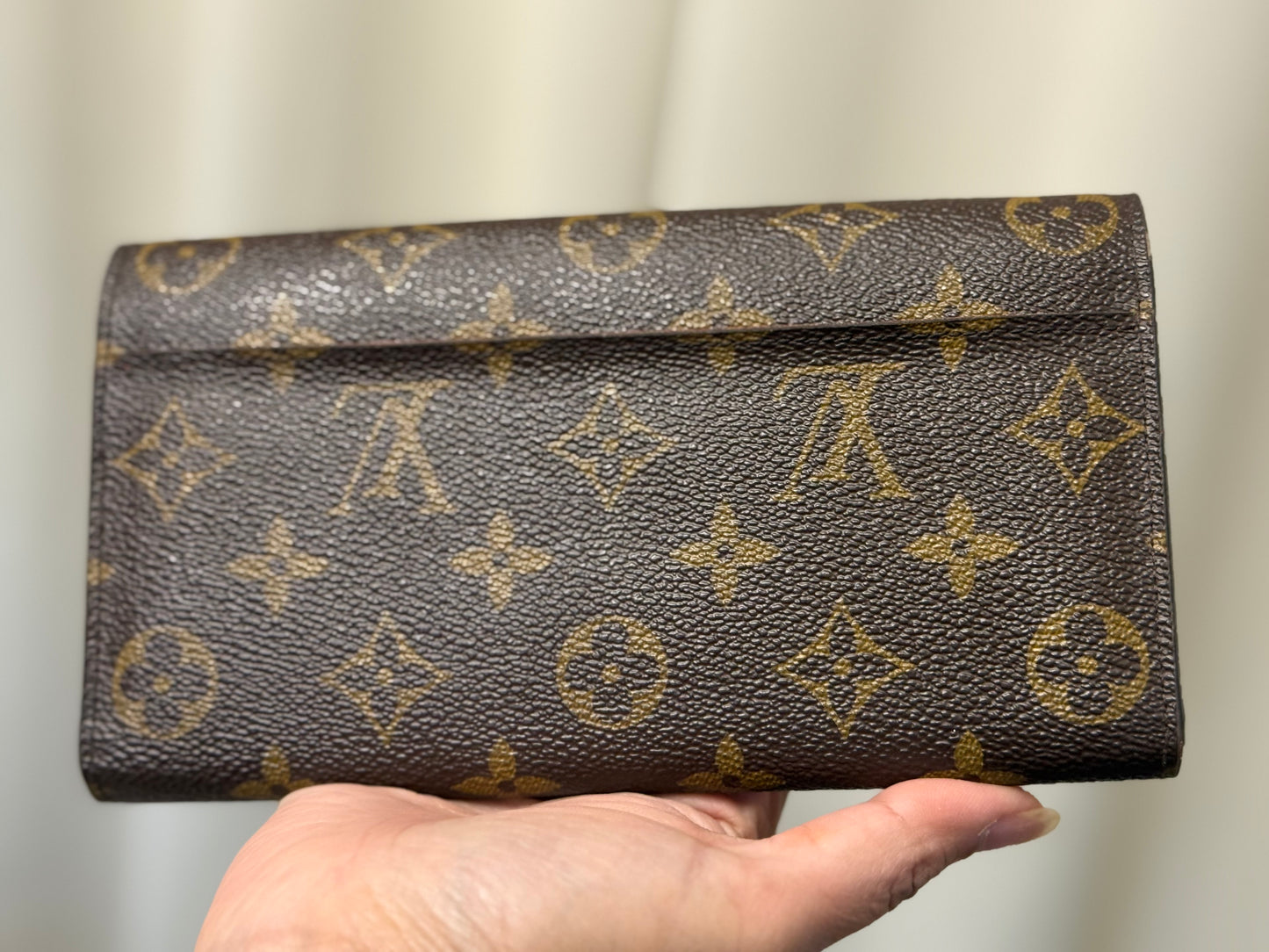 Louis Vuitton Sarah Wallet Mono Red