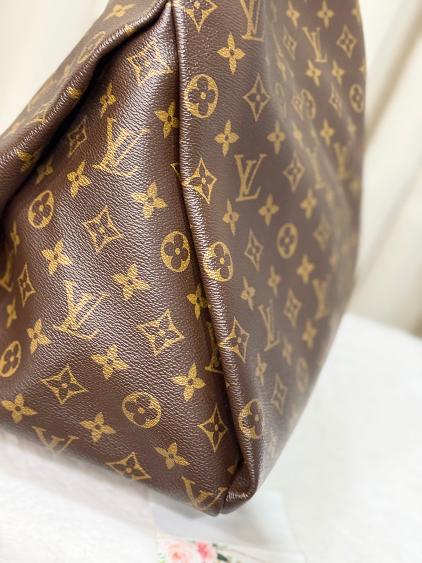 Louis Vuitton Artsy MM Mono