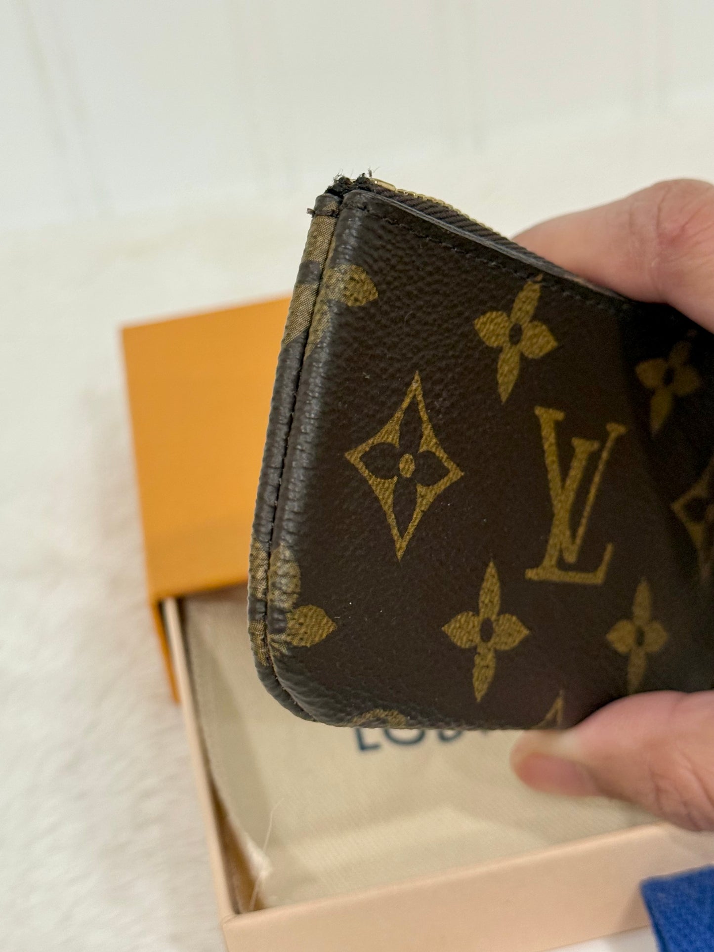 Louis Vuitton Key Cles Mono
