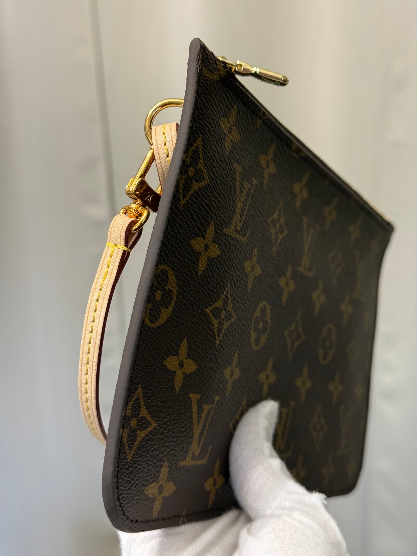 Louis Vuitton Neverfull Pouch Mono Beige