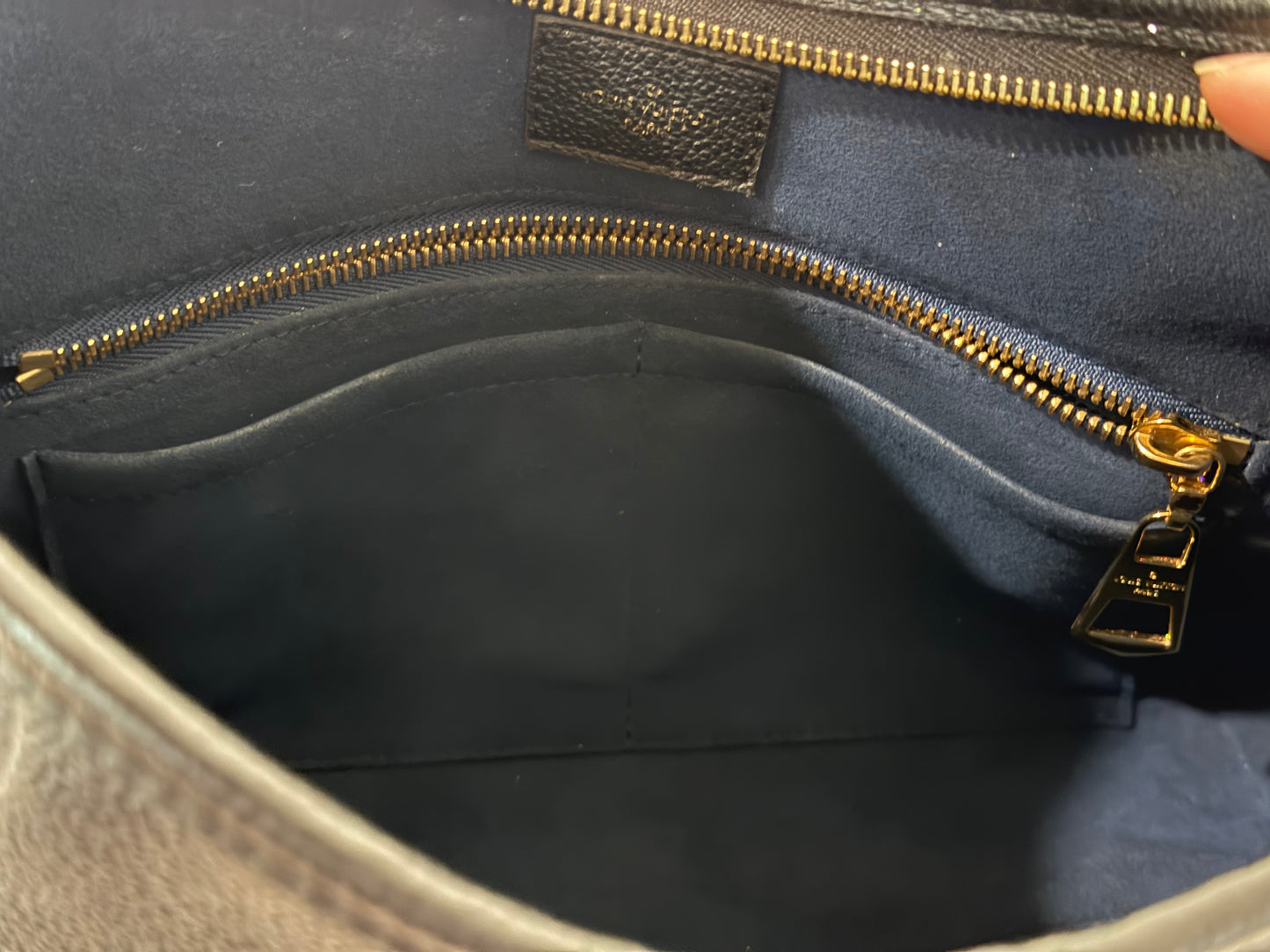 Louis Vuitton Carryall PM Giant Mono Empreinte Black/Noir