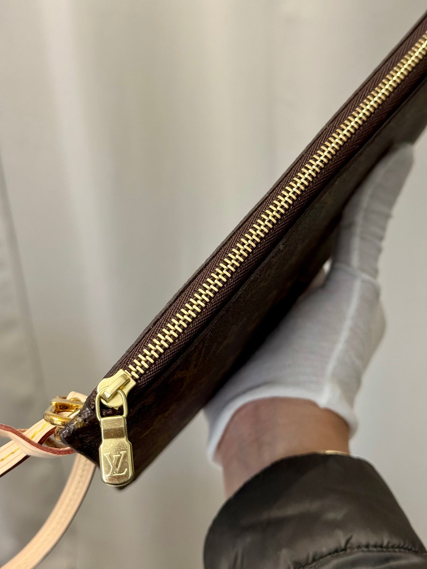 Louis Vuitton Neverfull Mono Pouch Fuchsia