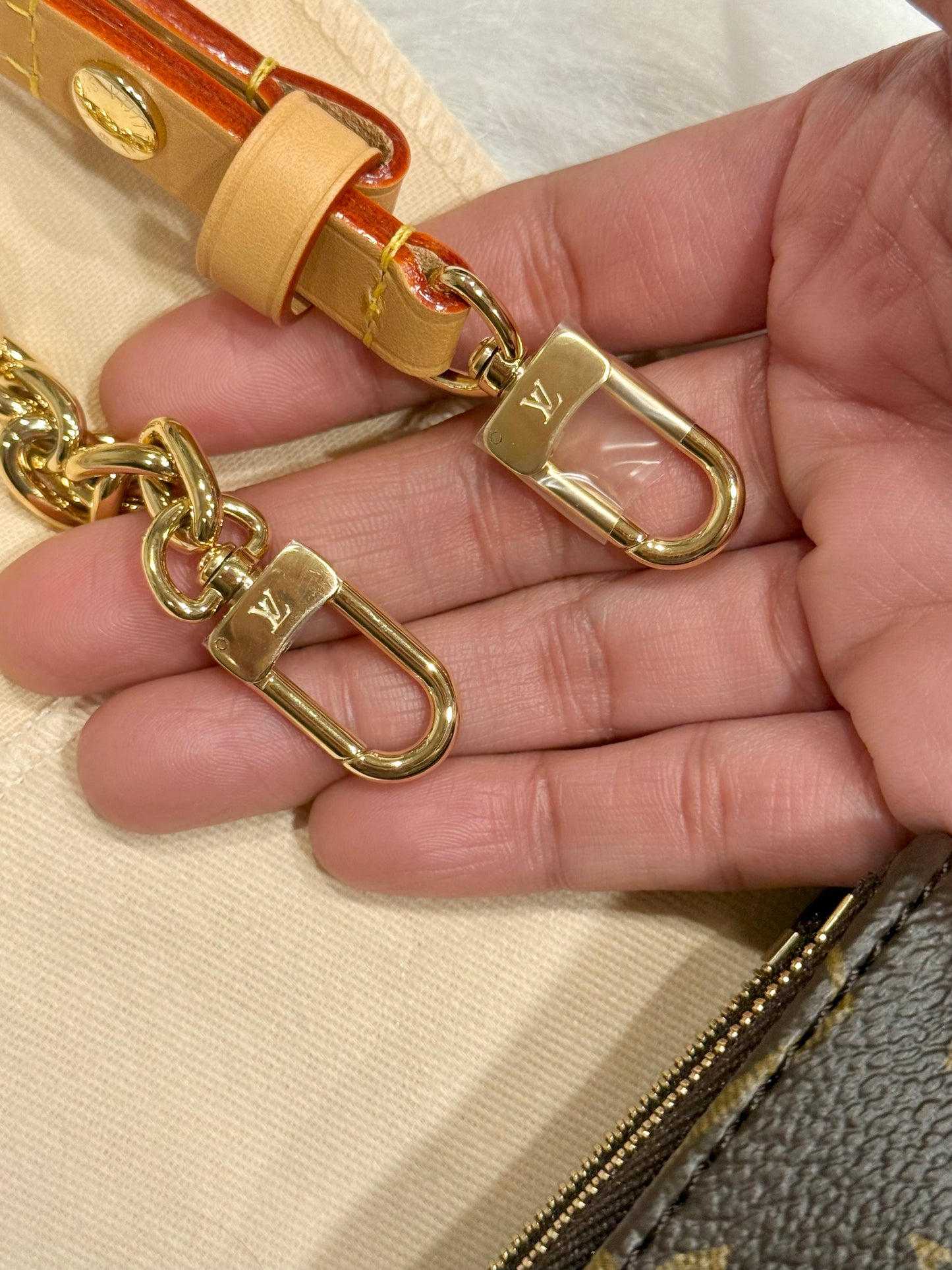 Louis Vuitton Pochette Liv Mono
