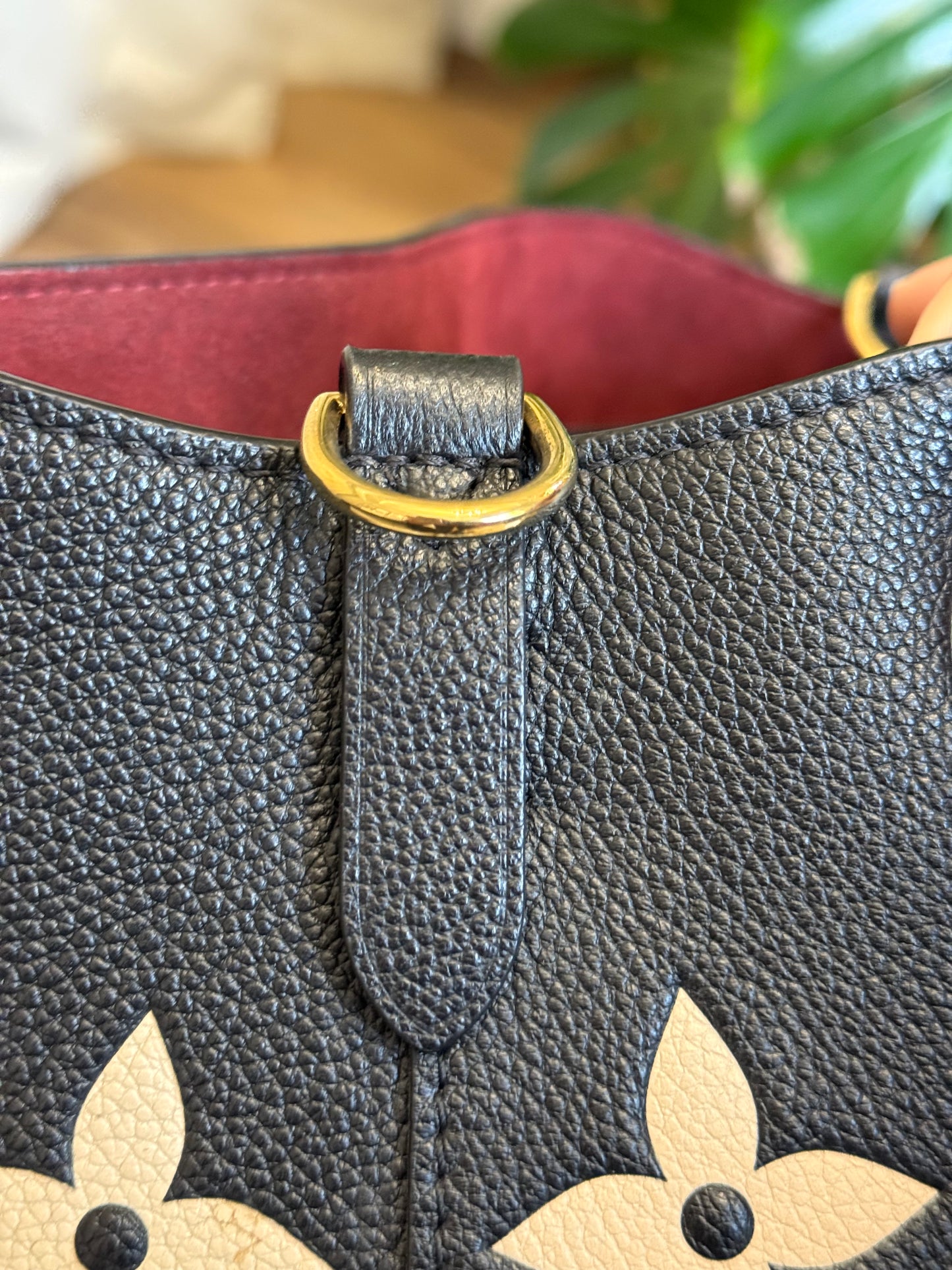 Louis Vuitton Neonoe MM Empreinte Bicolor Black/Beige