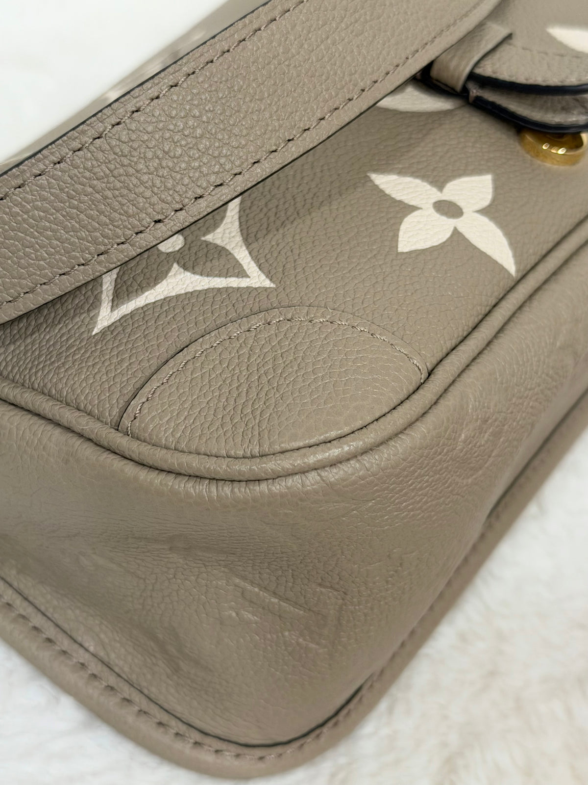 Louis Vuitton Diane Empreinte Bicolor Turtledove/Cream