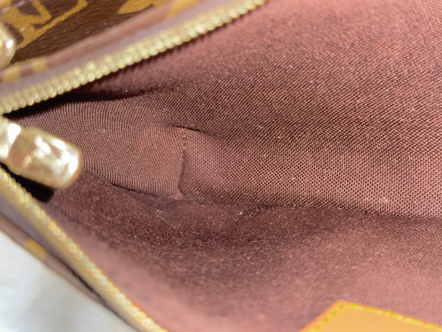Louis Vuitton Pochette Liv Mono