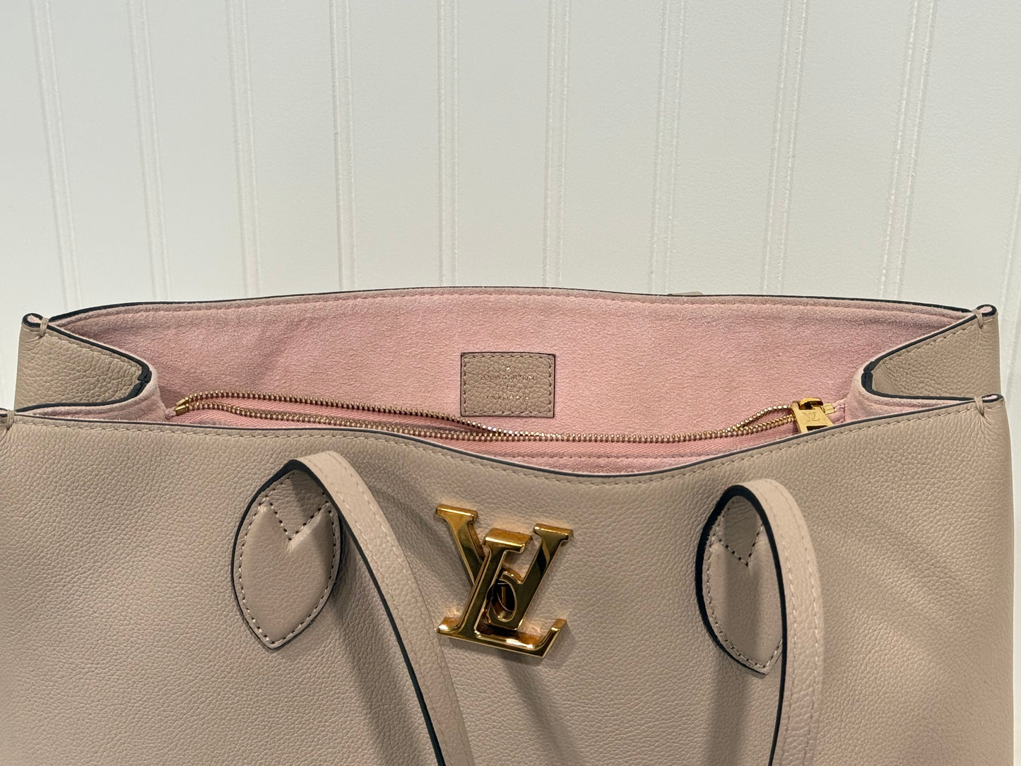 Louis Vuitton LockMe Shopper Greige