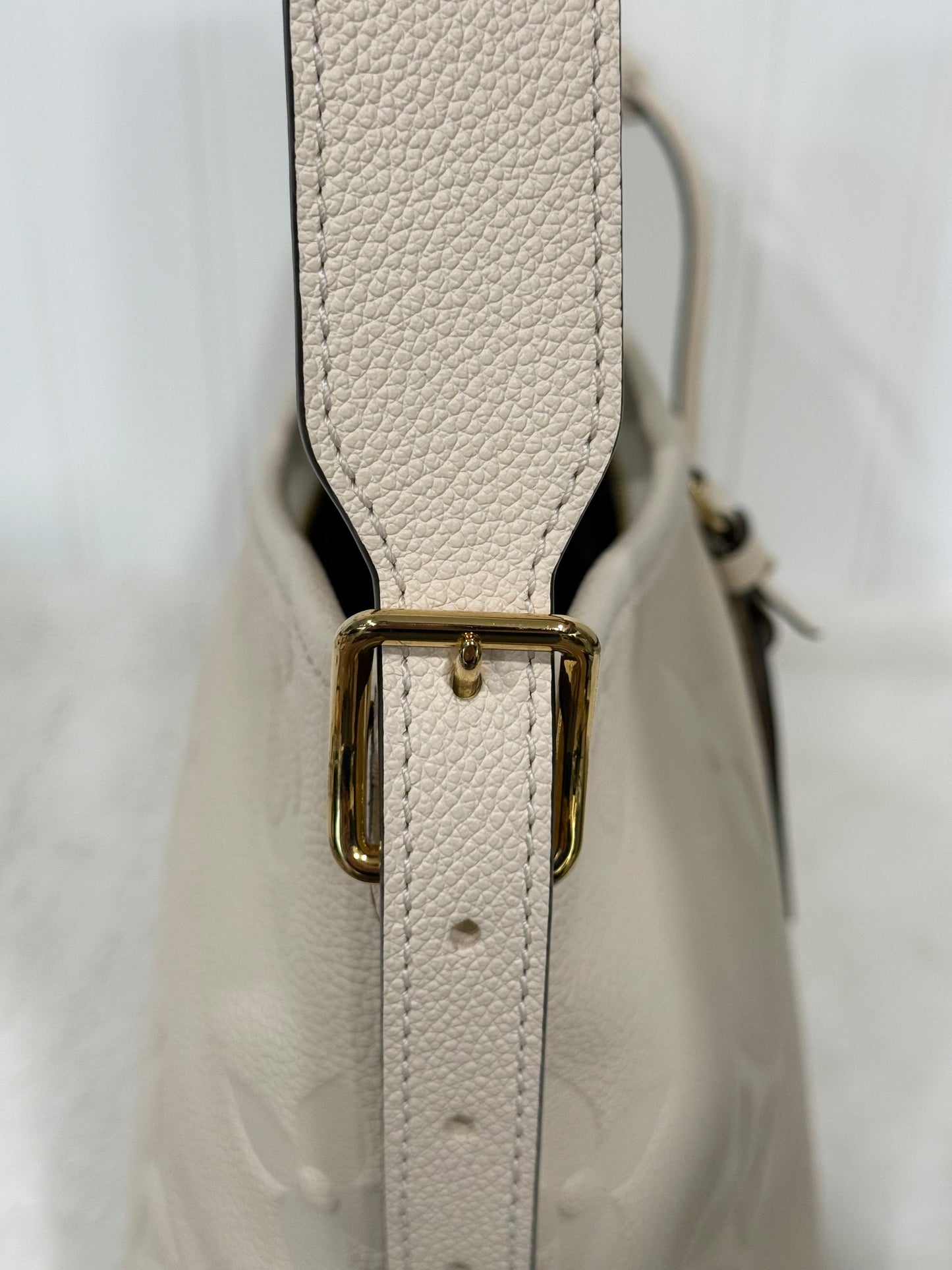 Louis Vuitton Carryall PM Creme