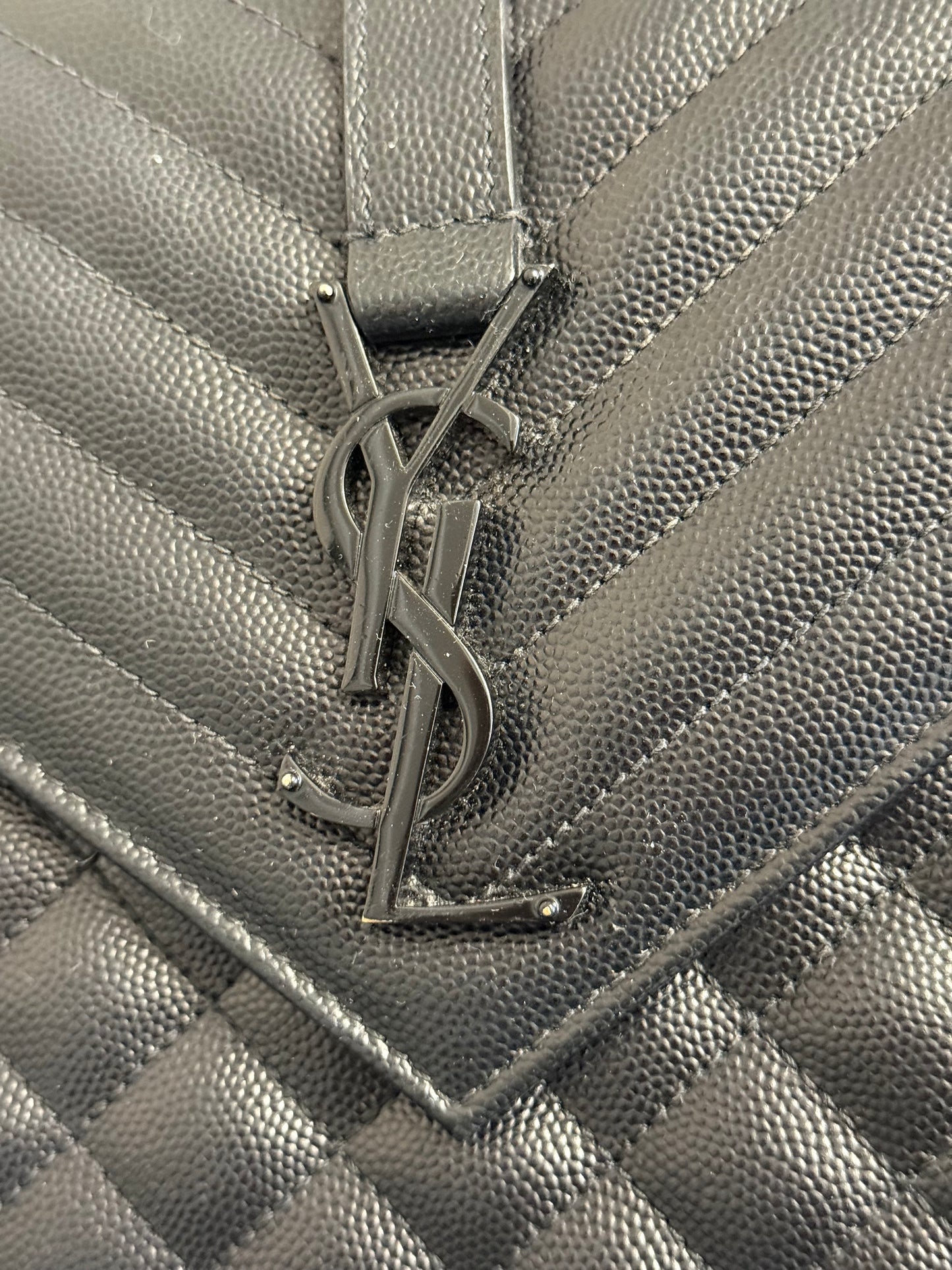 Yves Saint Laurent BLACK ENVELOPE MEDIUM IN QUILTED GRAIN DE POUDRE EMBOSSED LEATHER BLACK HW