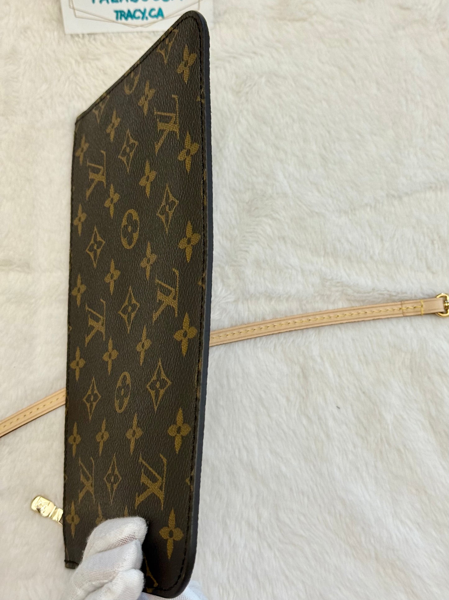 Louis Vuitton Neverfull MM Mono Cerise