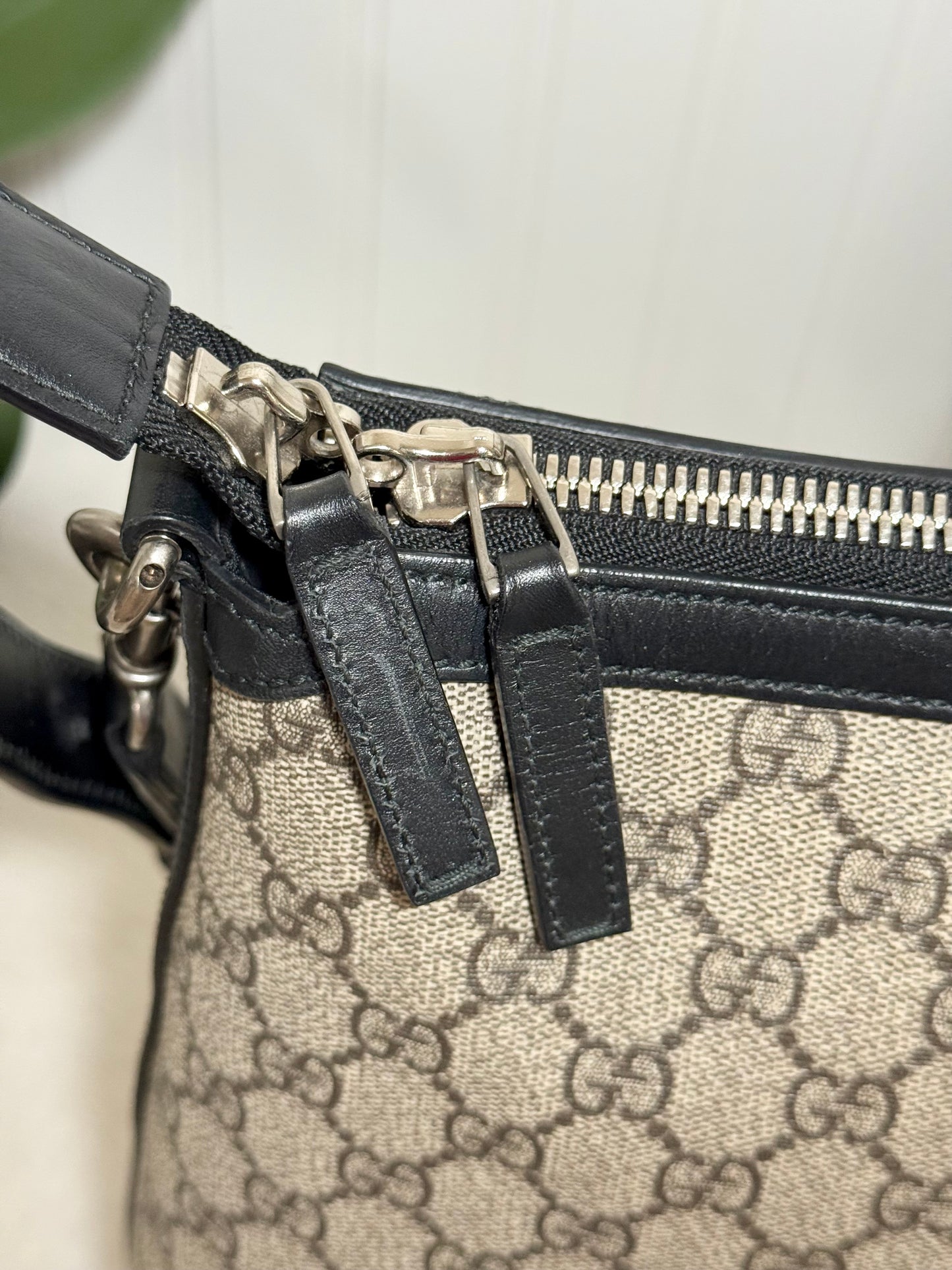 Gucci Zipped Web GG Supreme Canvas Tote Shoulder Bag Black 359261
