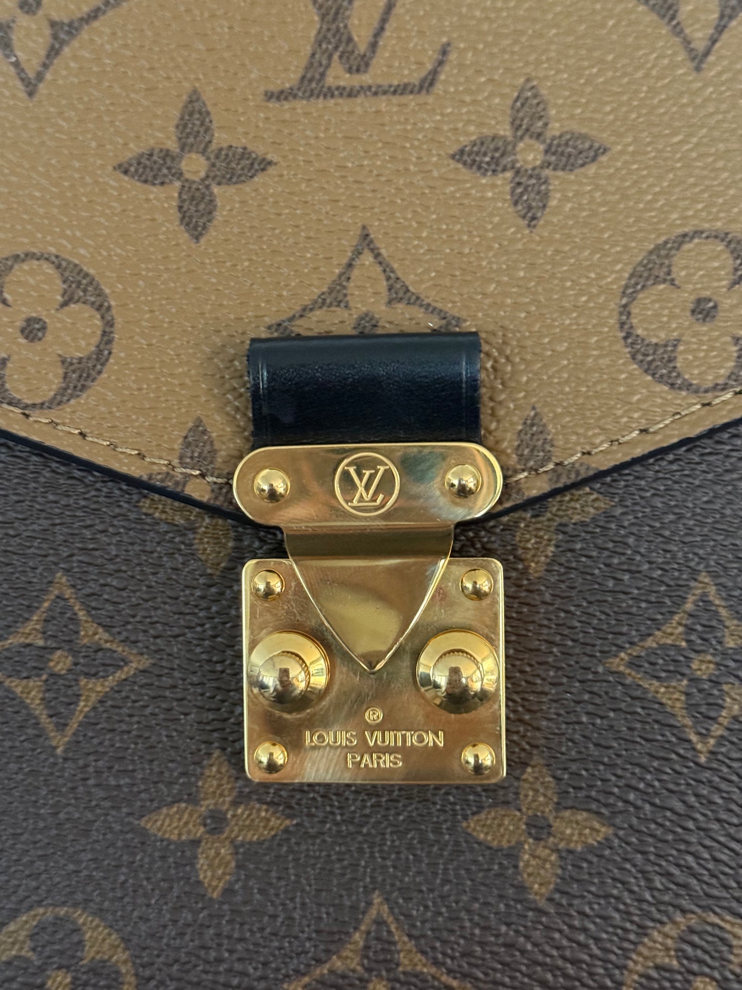 Louis Vuitton Pochette Metis Mono Reverse